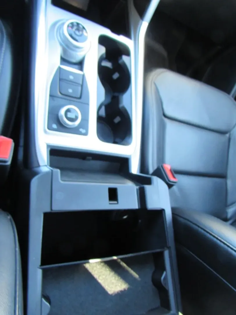 2022 /Ebony Ford Explorer XLT (1FMSK8DH3NG) with an Other engine, Automatic transmission, located at 12836 Highway 21, De Soto, MO, 63020, (636) 337-7777, 38.151867, -90.575615 - Are you ready to elevate your family's adventures or enhance your daily commutes? Look no further than this stunning 2022 Ford Explorer XLT, perfect for those seeking a blend of comfort, style, and versatility. Available now at Pettus Ford De Soto, your trusted OEM dealership located at 12836 Missou - Photo#22