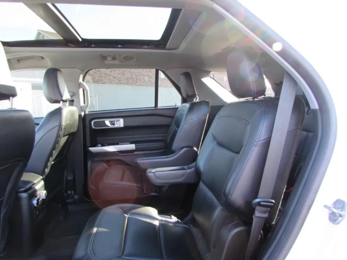 2022 /Ebony Ford Explorer XLT (1FMSK8DH3NG) with an Other engine, Automatic transmission, located at 12836 Highway 21, De Soto, MO, 63020, (636) 337-7777, 38.151867, -90.575615 - Are you ready to elevate your family's adventures or enhance your daily commutes? Look no further than this stunning 2022 Ford Explorer XLT, perfect for those seeking a blend of comfort, style, and versatility. Available now at Pettus Ford De Soto, your trusted OEM dealership located at 12836 Missou - Photo#25