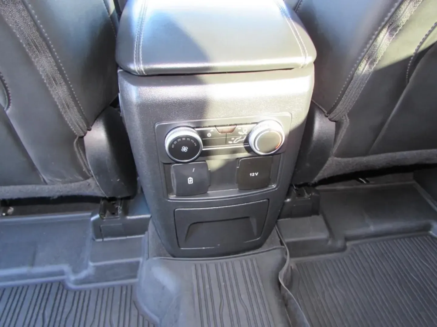 2022 /Ebony Ford Explorer XLT (1FMSK8DH3NG) with an Other engine, Automatic transmission, located at 12836 Highway 21, De Soto, MO, 63020, (636) 337-7777, 38.151867, -90.575615 - Are you ready to elevate your family's adventures or enhance your daily commutes? Look no further than this stunning 2022 Ford Explorer XLT, perfect for those seeking a blend of comfort, style, and versatility. Available now at Pettus Ford De Soto, your trusted OEM dealership located at 12836 Missou - Photo#26