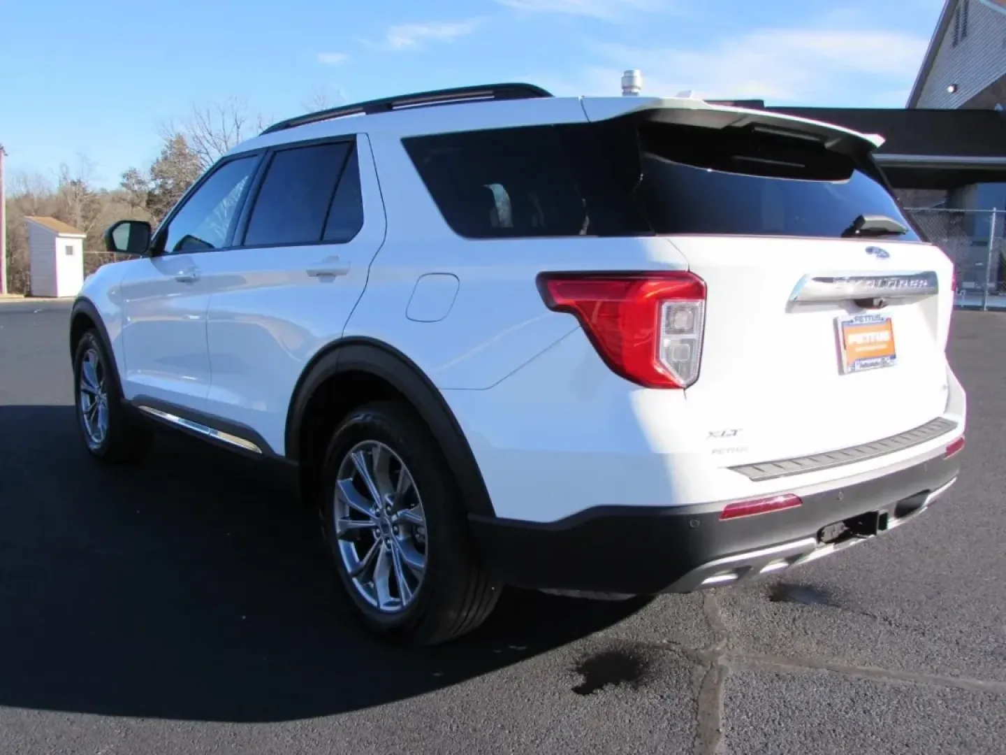 2022 /Ebony Ford Explorer XLT (1FMSK8DH3NG) with an Other engine, Automatic transmission, located at 12836 Highway 21, De Soto, MO, 63020, (636) 337-7777, 38.151867, -90.575615 - Are you ready to elevate your family's adventures or enhance your daily commutes? Look no further than this stunning 2022 Ford Explorer XLT, perfect for those seeking a blend of comfort, style, and versatility. Available now at Pettus Ford De Soto, your trusted OEM dealership located at 12836 Missou - Photo#4