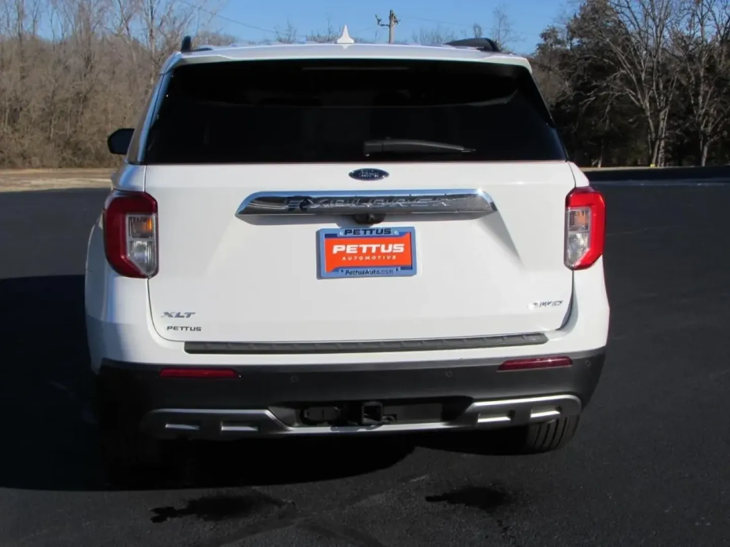 2022 /Ebony Ford Explorer XLT (1FMSK8DH3NG) with an Other engine, Automatic transmission, located at 12836 Highway 21, De Soto, MO, 63020, (636) 337-7777, 38.151867, -90.575615 - Are you ready to elevate your family's adventures or enhance your daily commutes? Look no further than this stunning 2022 Ford Explorer XLT, perfect for those seeking a blend of comfort, style, and versatility. Available now at Pettus Ford De Soto, your trusted OEM dealership located at 12836 Missou - Photo#5