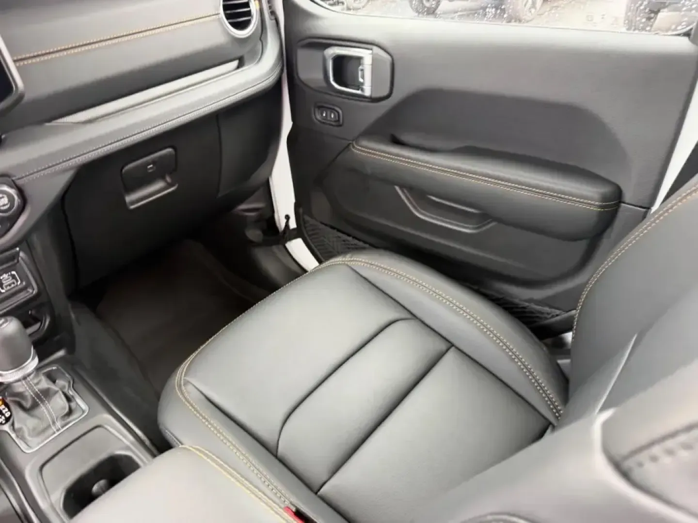 2026 /Black Leather Jeep Wrangler Sahara (1C4PJXEG9TW) with an 3.6L V6 engine, 6M transmission, located at 970 Woodlawn Dr., Farmington, MO, 63640, (573) 431-7800, 37.825642, -90.468674 - **Explore the Great Outdoors with the 2026 Jeep Wrangler Sahara at Pettus CDJR Farmington!**<br /> <br /> Adventure awaits! If you're seeking a vehicle that combines rugged capability with everyday comfort, look no further than this impressive 2026 Jeep Wrangler Sahara. Perfect for weekend getaways - Photo#16