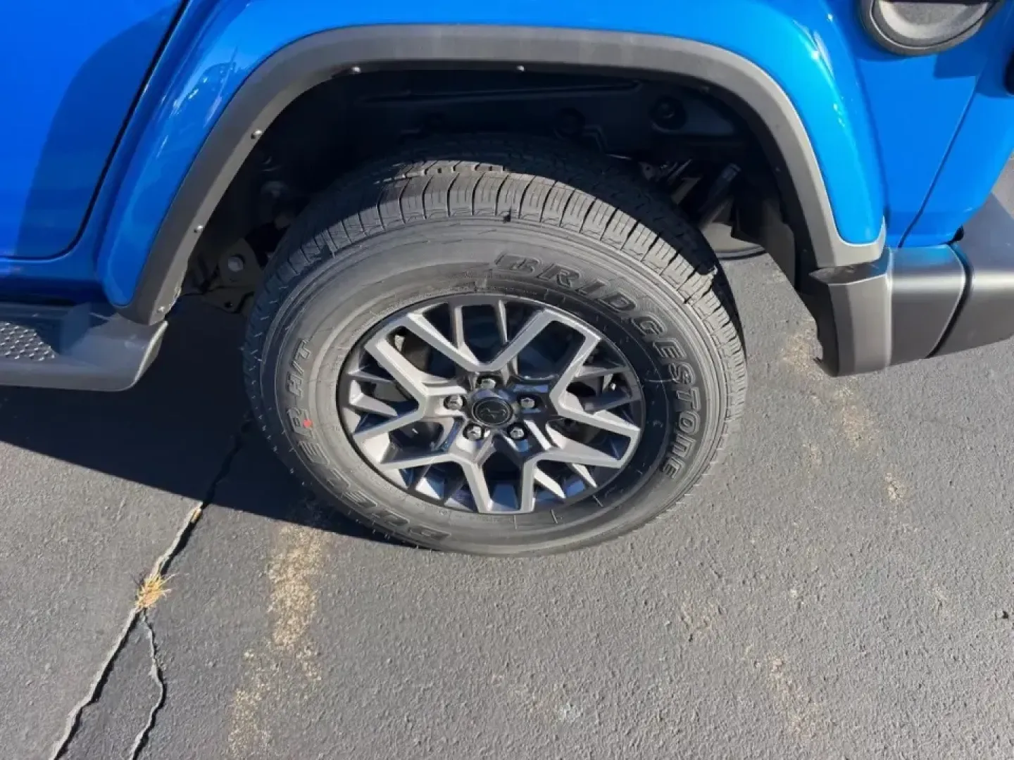 2026 /Black Leather Jeep Wrangler Sahara (1C4PJXEN3TW) with an 2.0L engine, 6M transmission, located at 970 Woodlawn Dr., Farmington, MO, 63640, (573) 431-7800, 37.825642, -90.468674 - ### Explore Life's Adventures with the 2026 Jeep Wrangler Sahara A Perfect SUV for All Your Family Escapades!<br /> <br /> Are you ready to elevate your lifestyle? The 2026 Jeep Wrangler Sahara in an eye-catching Hydro Blue is not just an SUV; it's your gateway to adventure! Whether you're hitting - Photo#5