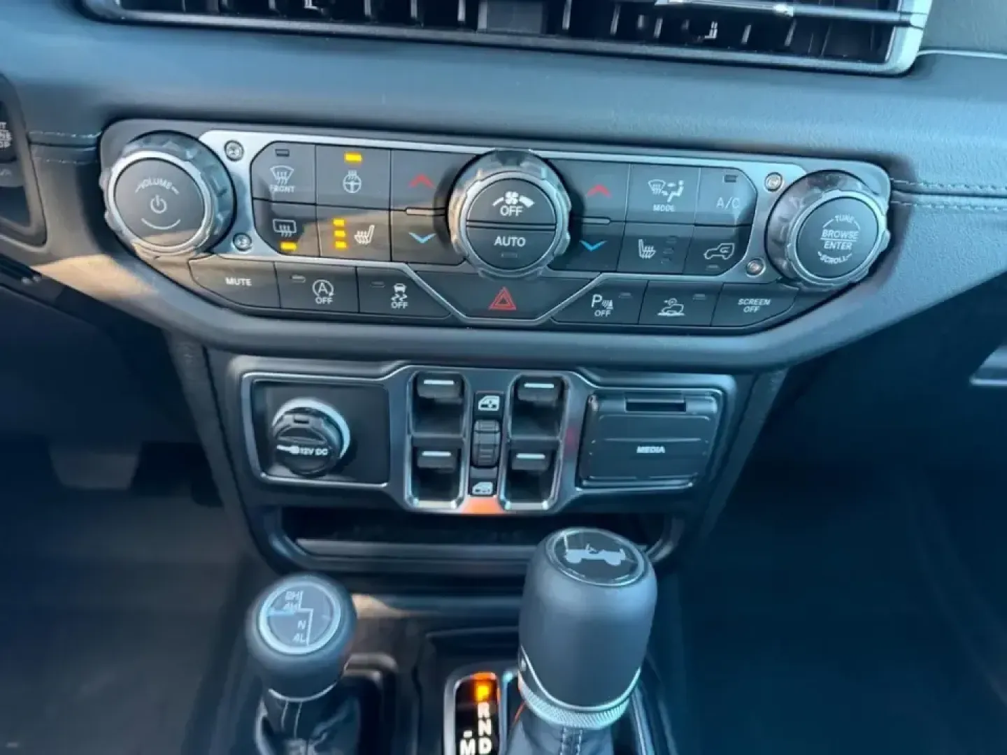 2026 /Black Leather Jeep Wrangler Sahara (1C4PJXEN3TW) with an 2.0L engine, 6M transmission, located at 970 Woodlawn Dr., Farmington, MO, 63640, (573) 431-7800, 37.825642, -90.468674 - ### Explore Life's Adventures with the 2026 Jeep Wrangler Sahara A Perfect SUV for All Your Family Escapades!<br /> <br /> Are you ready to elevate your lifestyle? The 2026 Jeep Wrangler Sahara in an eye-catching Hydro Blue is not just an SUV; it's your gateway to adventure! Whether you're hitting - Photo#14