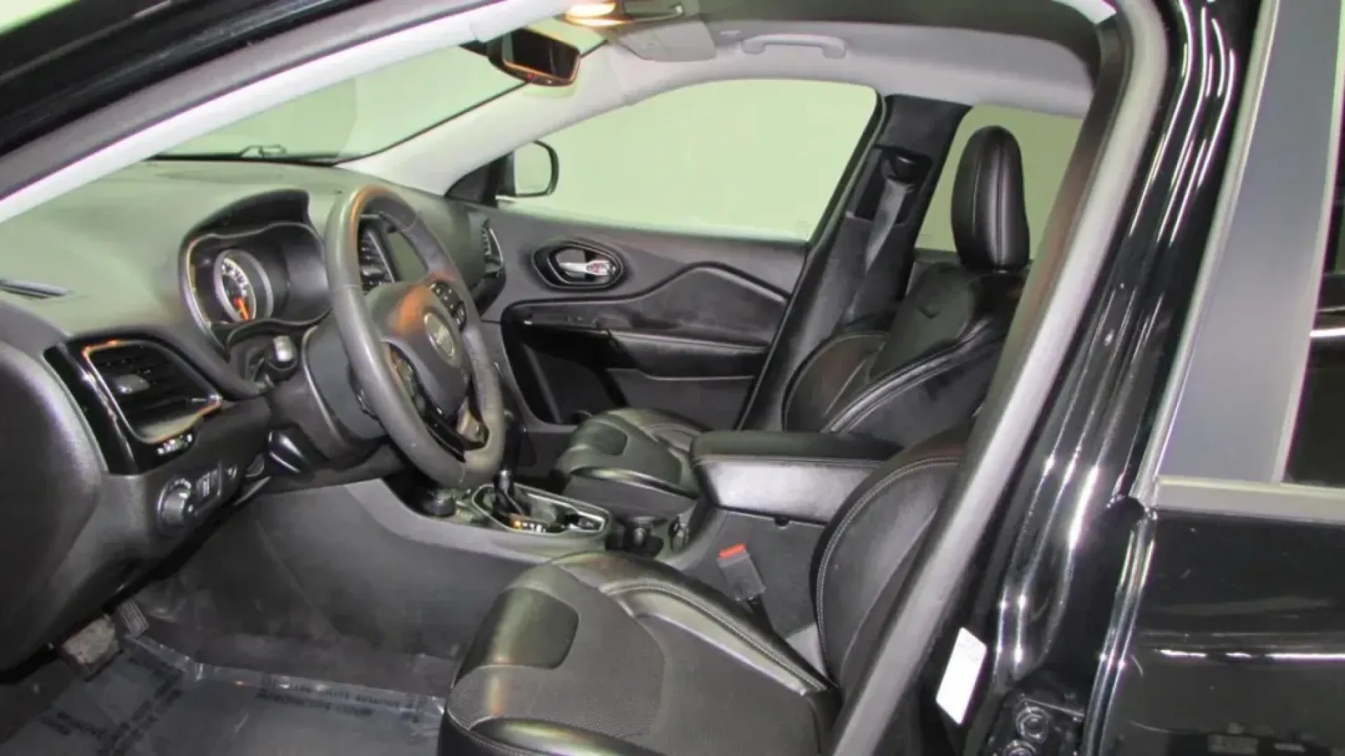 2023 /Black Leather Jeep Cherokee Altitude (1C4PJMMB2PD) with an Other engine, Automatic transmission, located at 12830 Highway 21, De Soto, MO, 63020, (636) 337-7777, 38.153099, -90.573624 - USED 2023 Jeep Cherokee Altitude from Pettus Chrysler Dodge Jeep Ram De Soto, De Soto MO. - Photo#11
