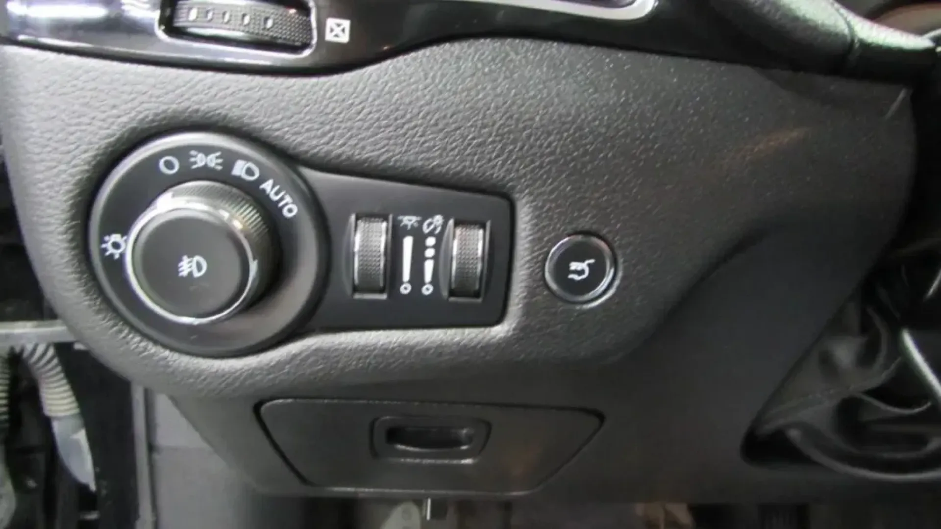 2023 /Black Leather Jeep Cherokee Altitude (1C4PJMMB2PD) with an Other engine, Automatic transmission, located at 12830 Highway 21, De Soto, MO, 63020, (636) 337-7777, 38.153099, -90.573624 - USED 2023 Jeep Cherokee Altitude from Pettus Chrysler Dodge Jeep Ram De Soto, De Soto MO. - Photo#12