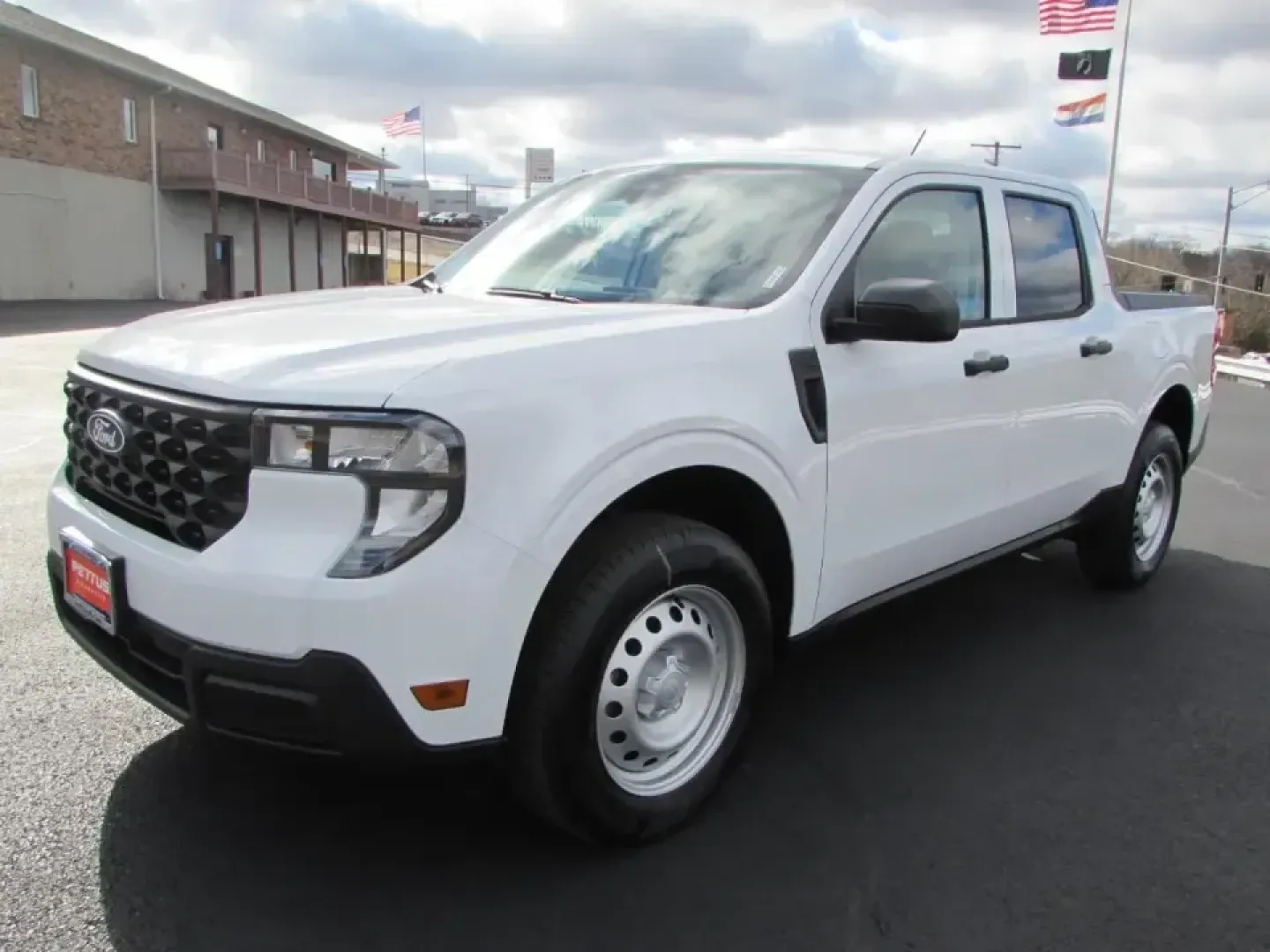 2026 /Black Onyx/Dark Slate Ford Maverick XL (3FTTW8B31TR) with an 2.5L Hybrid engine, CVT transmission, located at 12836 Highway 21, De Soto, MO, 63020, (636) 337-7777, 38.151867, -90.575615 - **Discover Your Next Adventure with the 2026 Ford Maverick XL at Pettus Ford De Soto!**<br /> <br /> If you're on the hunt for a versatile truck that seamlessly fits into your active lifestyle, look no further than the stunning 2026 Ford Maverick XL. Perfect for weekend adventures, daily commutes, o - Photo#2