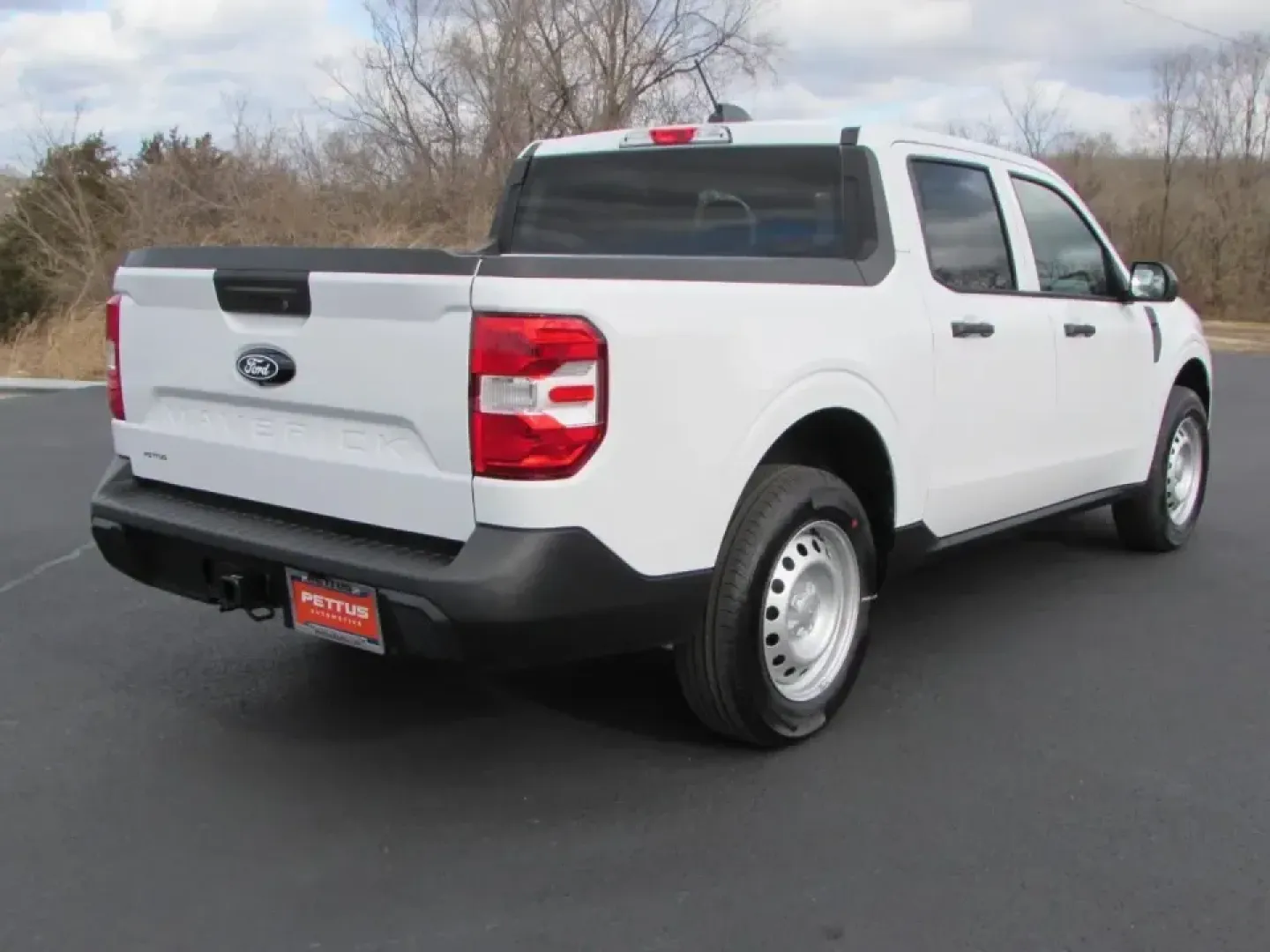 2026 /Black Onyx/Dark Slate Ford Maverick XL (3FTTW8B31TR) with an 2.5L Hybrid engine, CVT transmission, located at 12836 Highway 21, De Soto, MO, 63020, (636) 337-7777, 38.151867, -90.575615 - **Discover Your Next Adventure with the 2026 Ford Maverick XL at Pettus Ford De Soto!**<br /> <br /> If you're on the hunt for a versatile truck that seamlessly fits into your active lifestyle, look no further than the stunning 2026 Ford Maverick XL. Perfect for weekend adventures, daily commutes, o - Photo#6