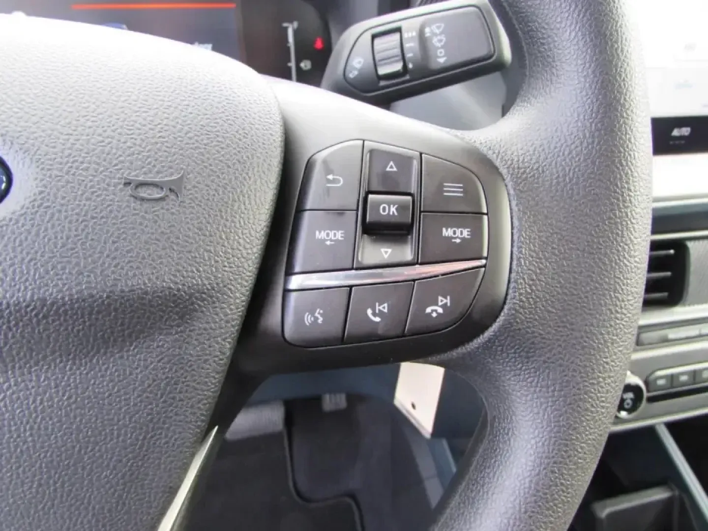 2026 /Black Onyx/Dark Slate Ford Maverick XL (3FTTW8B31TR) with an 2.5L Hybrid engine, CVT transmission, located at 12836 Highway 21, De Soto, MO, 63020, (636) 337-7777, 38.151867, -90.575615 - **Discover Your Next Adventure with the 2026 Ford Maverick XL at Pettus Ford De Soto!**<br /> <br /> If you're on the hunt for a versatile truck that seamlessly fits into your active lifestyle, look no further than the stunning 2026 Ford Maverick XL. Perfect for weekend adventures, daily commutes, o - Photo#14