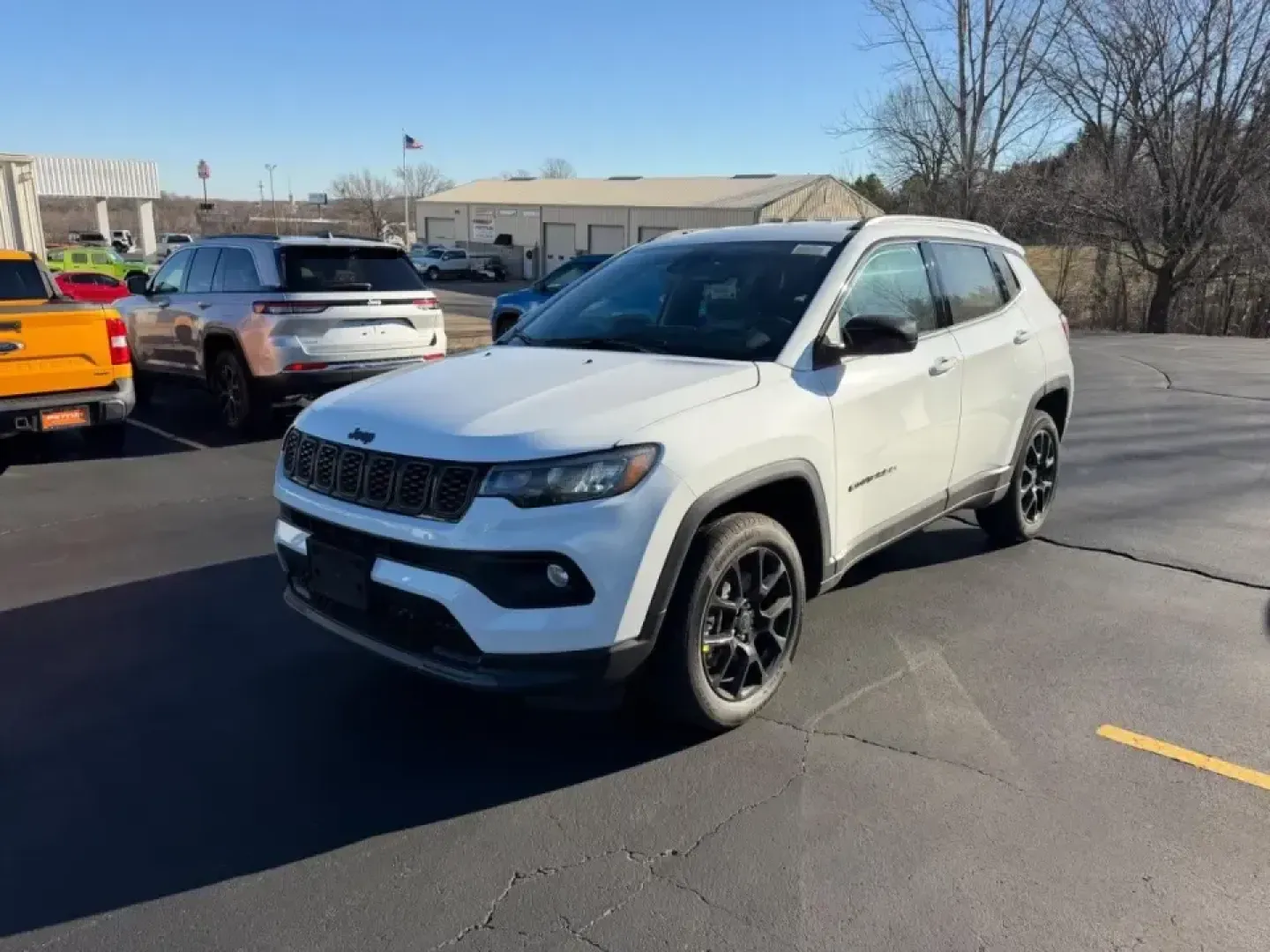 2026 /Black Leather Trimmed Jeep Compass Latitude (3C4NJDBN2TT) with an 2.0L engine, Automatic transmission, located at 970 Woodlawn Dr., Farmington, MO, 63640, (573) 431-7800, 37.825642, -90.468674 - **Unlock Adventure with the 2026 Jeep Compass at Pettus CDJR Farmington**<br /> <br /> Are you ready to elevate your daily commute or embark on weekend getaways? The 2026 Jeep Compass is designed for those who crave both adventure and comfort. With its rugged capabilities and modern features, this p - Photo#6