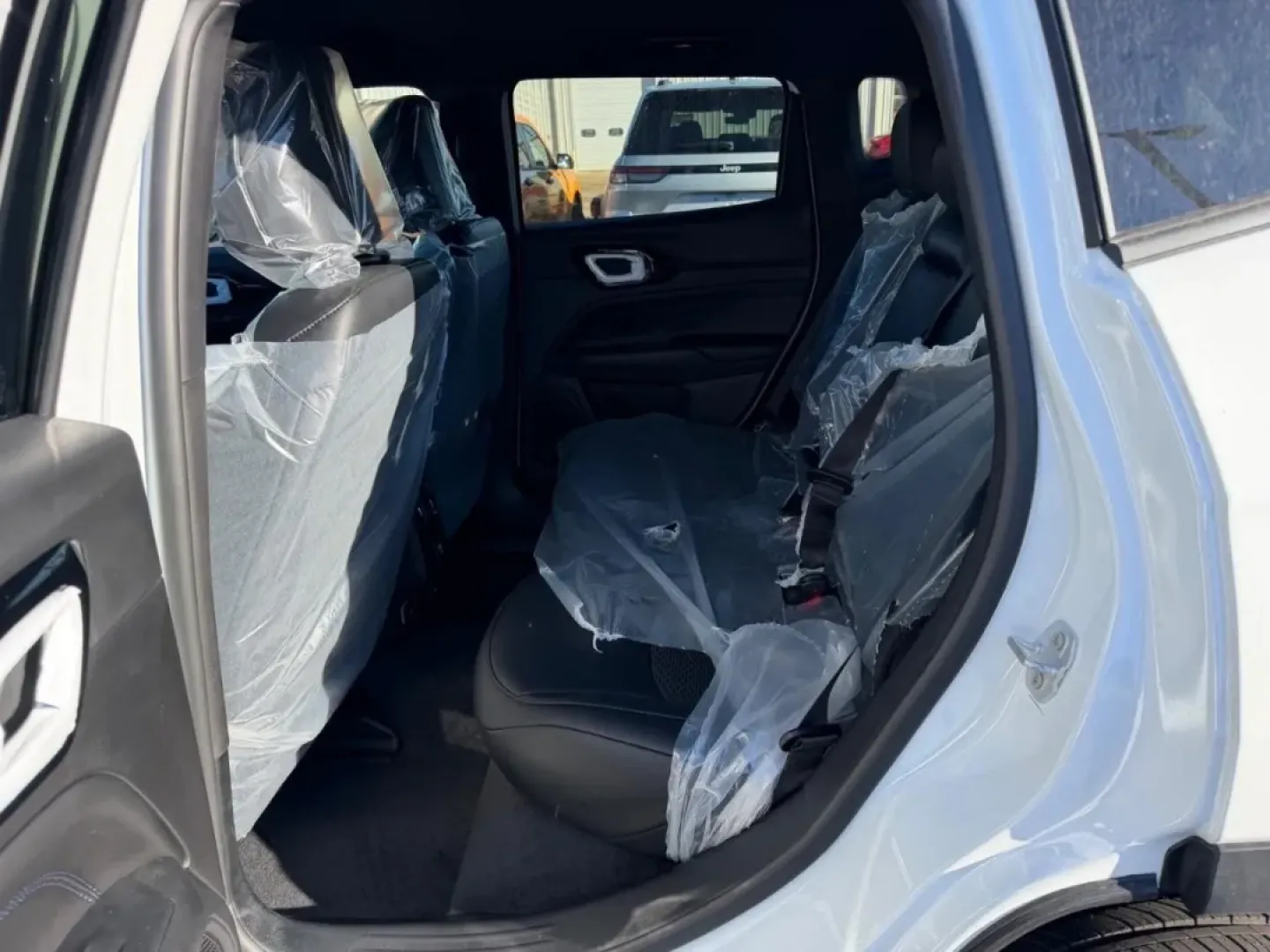 2026 /Black Leather Trimmed Jeep Compass Latitude (3C4NJDBN2TT) with an 2.0L engine, located at 970 Woodlawn Dr., Farmington, MO, 63640, (573) 431-7800, 37.825642, -90.468674 - **Unlock Adventure with the 2026 Jeep Compass at Pettus CDJR Farmington**<br /> <br /> Are you ready to elevate your daily commute or embark on weekend getaways? The 2026 Jeep Compass is designed for those who crave both adventure and comfort. With its rugged capabilities and modern features, this p - Photo#8