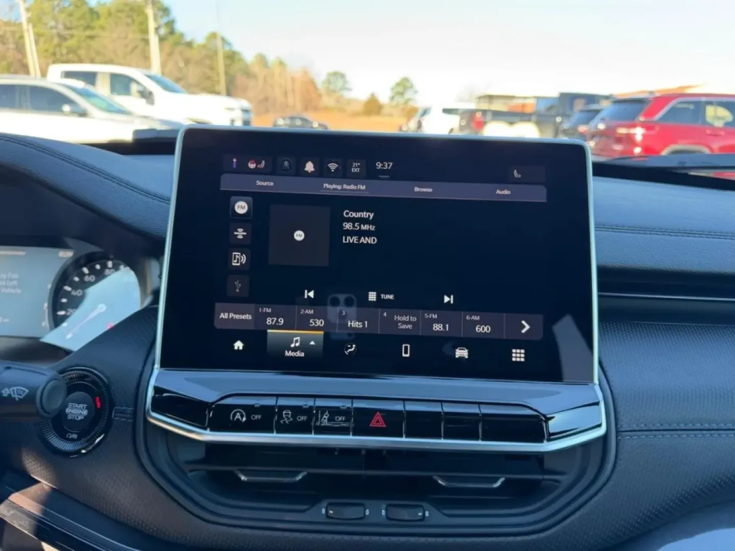 2026 /Black Leather Trimmed Jeep Compass Latitude (3C4NJDBN4TT) with an 2.0L engine, located at 970 Woodlawn Dr., Farmington, MO, 63640, (573) 431-7800, 37.825642, -90.468674 - **Adventure Awaits: Discover Your Next SUV at Pettus CDJR Farmington!**<br /> <br /> Are you ready to elevate your driving experience? Whether you're navigating the hustle and bustle of city life or embarking on weekend adventures, the 2026 Jeep Compass is the SUV that seamlessly blends style, comfo - Photo#13