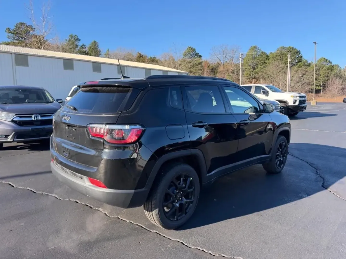 2026 /Black Leather Trimmed Jeep Compass Latitude (3C4NJDBN4TT) with an 2.0L engine, located at 970 Woodlawn Dr., Farmington, MO, 63640, (573) 431-7800, 37.825642, -90.468674 - **Adventure Awaits: Discover Your Next SUV at Pettus CDJR Farmington!**<br /> <br /> Are you ready to elevate your driving experience? Whether you're navigating the hustle and bustle of city life or embarking on weekend adventures, the 2026 Jeep Compass is the SUV that seamlessly blends style, comfo - Photo#2