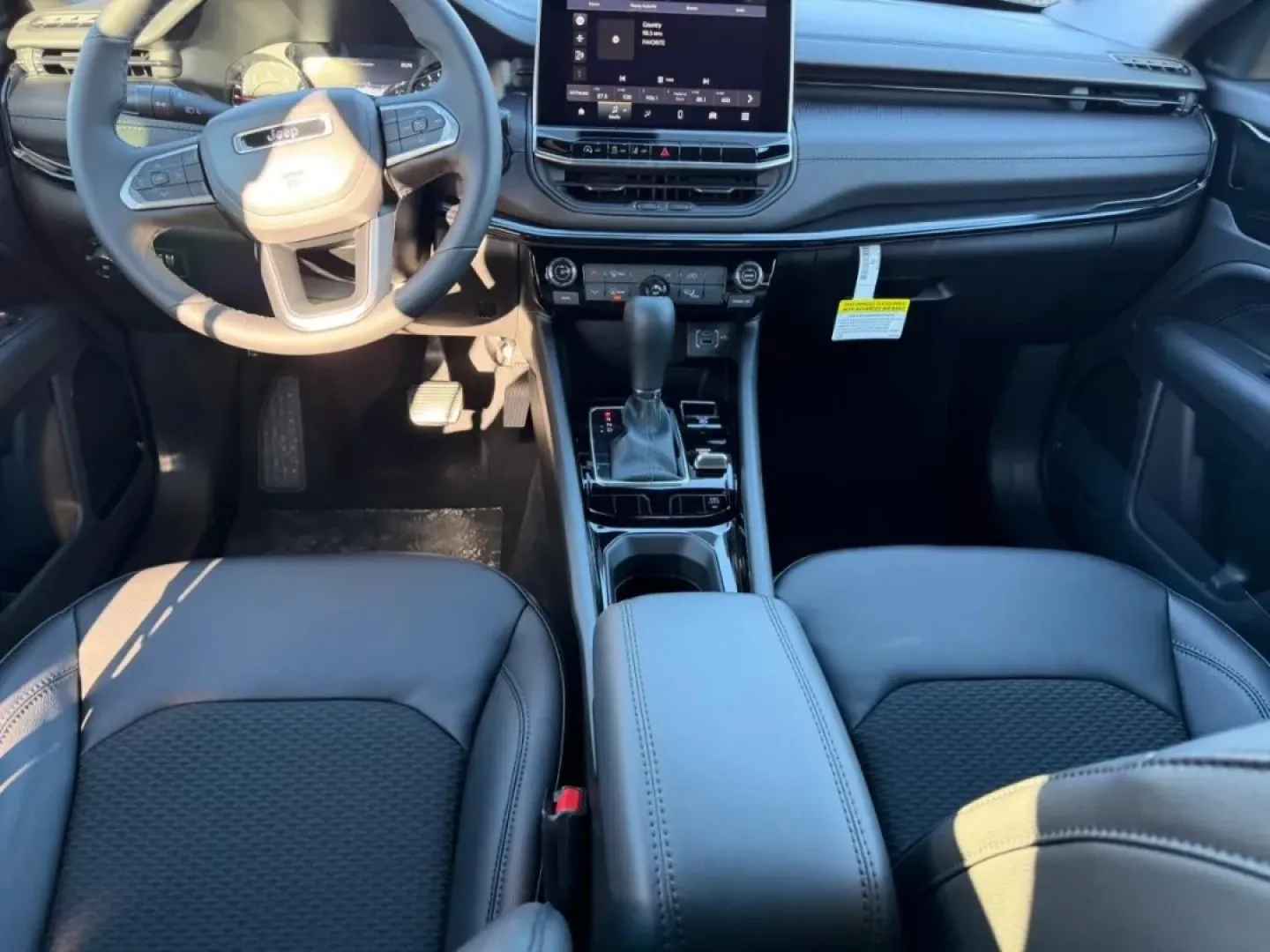 2026 /Black Leather Trimmed Jeep Compass Latitude (3C4NJDBN6TT) with an 2.0L engine, located at 970 Woodlawn Dr., Farmington, MO, 63640, (573) 431-7800, 37.825642, -90.468674 - ### Adventure Awaits with the 2026 Jeep Compass - Your Perfect SUV!<br /> <br /> Are you seeking a vehicle that seamlessly transitions between daily commutes and weekend adventures? Look no further than the 2026 Jeep Compass, now available at Pettus CDJR Farmington! This pre-owned SUV is not only a - Photo#9