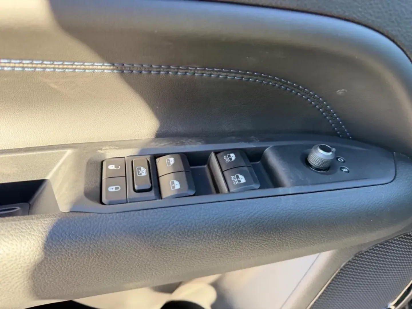 2026 /Black Leather Trimmed Jeep Compass Latitude (3C4NJDBN6TT) with an 2.0L engine, located at 970 Woodlawn Dr., Farmington, MO, 63640, (573) 431-7800, 37.825642, -90.468674 - ### Adventure Awaits with the 2026 Jeep Compass - Your Perfect SUV!<br /> <br /> Are you seeking a vehicle that seamlessly transitions between daily commutes and weekend adventures? Look no further than the 2026 Jeep Compass, now available at Pettus CDJR Farmington! This pre-owned SUV is not only a - Photo#17