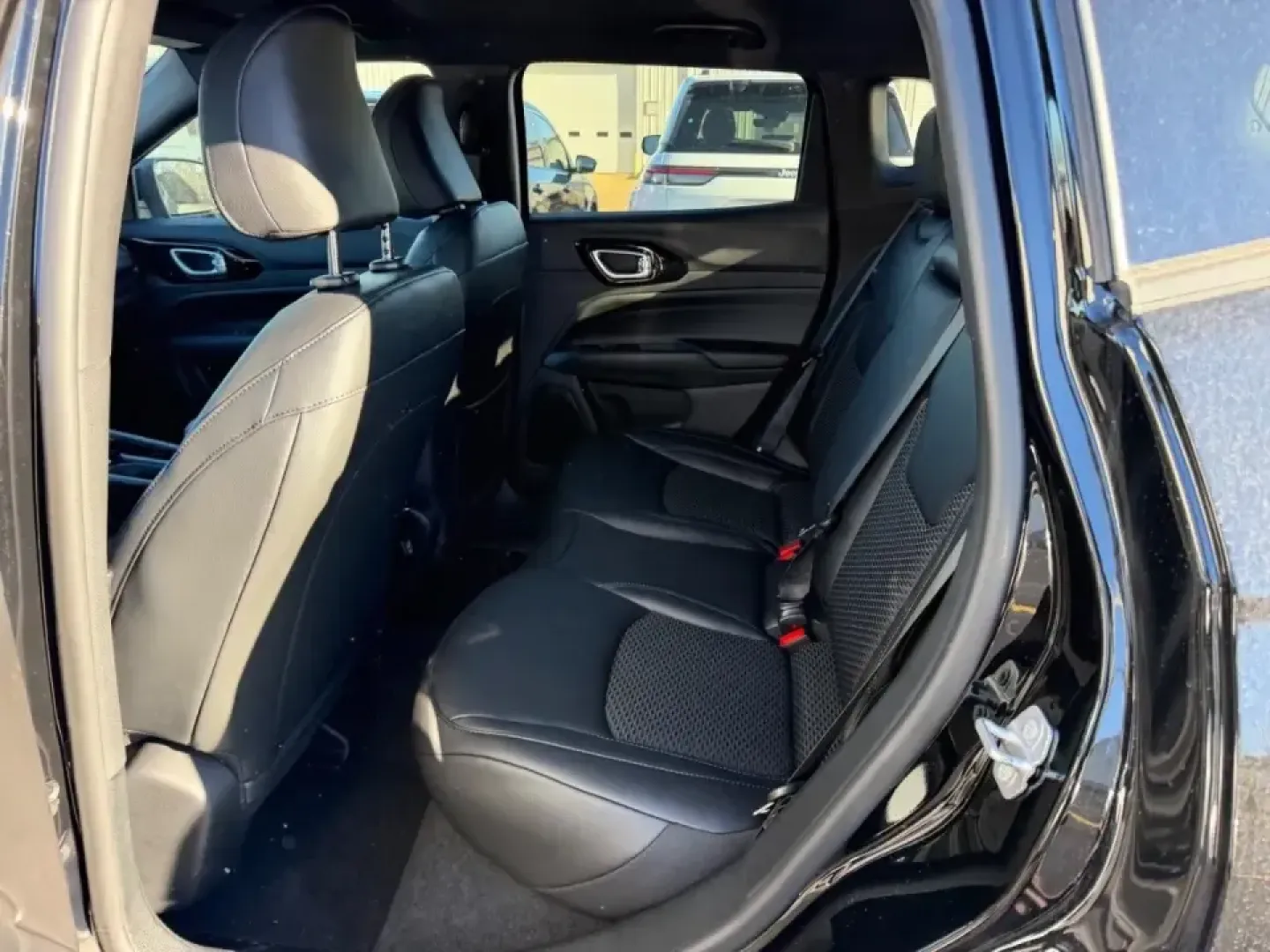 2026 /Black Leather Trimmed Jeep Compass Latitude (3C4NJDBN6TT) with an 2.0L engine, located at 970 Woodlawn Dr., Farmington, MO, 63640, (573) 431-7800, 37.825642, -90.468674 - ### Adventure Awaits with the 2026 Jeep Compass - Your Perfect SUV!<br /> <br /> Are you seeking a vehicle that seamlessly transitions between daily commutes and weekend adventures? Look no further than the 2026 Jeep Compass, now available at Pettus CDJR Farmington! This pre-owned SUV is not only a - Photo#8