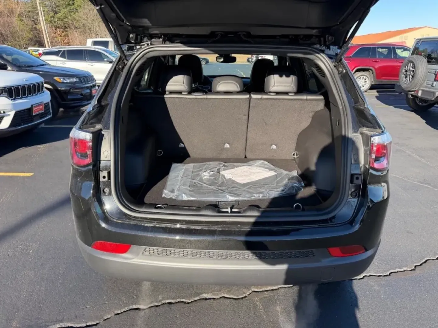 2026 /Black Leather Trimmed Jeep Compass Latitude (3C4NJDBN6TT) with an 2.0L engine, located at 970 Woodlawn Dr., Farmington, MO, 63640, (573) 431-7800, 37.825642, -90.468674 - ### Adventure Awaits with the 2026 Jeep Compass - Your Perfect SUV!<br /> <br /> Are you seeking a vehicle that seamlessly transitions between daily commutes and weekend adventures? Look no further than the 2026 Jeep Compass, now available at Pettus CDJR Farmington! This pre-owned SUV is not only a - Photo#4