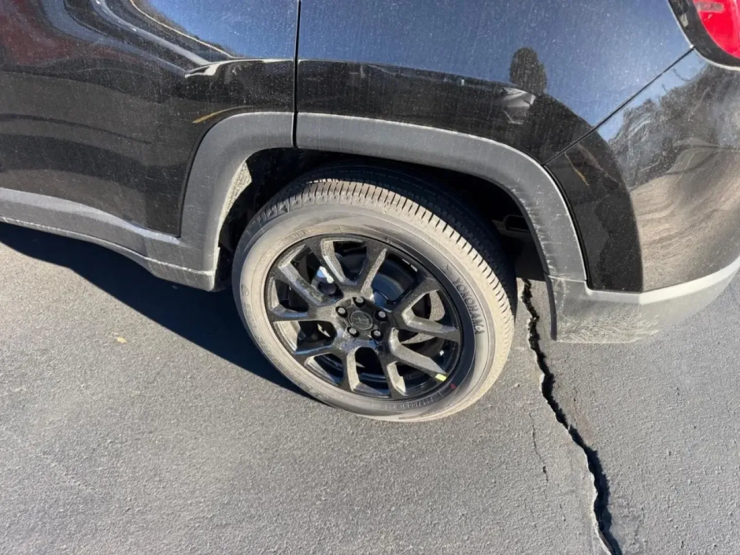 2026 /Black Leather Trimmed Jeep Compass Latitude (3C4NJDBN6TT) with an 2.0L engine, located at 970 Woodlawn Dr., Farmington, MO, 63640, (573) 431-7800, 37.825642, -90.468674 - ### Adventure Awaits with the 2026 Jeep Compass - Your Perfect SUV!<br /> <br /> Are you seeking a vehicle that seamlessly transitions between daily commutes and weekend adventures? Look no further than the 2026 Jeep Compass, now available at Pettus CDJR Farmington! This pre-owned SUV is not only a - Photo#5