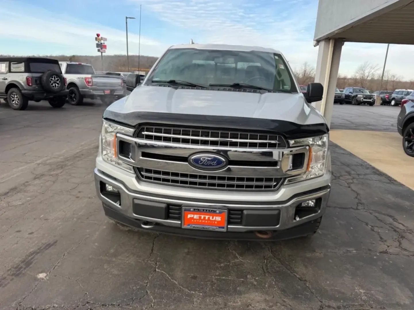 2018 /Dark Earth Gray Cloth Ford F-150 XLT (1FTEW1E5XJK) with an 5.0L engine, 6A transmission, located at 141 Commercial Dr, Fredericktown, MO, 63645, (573) 783-6432, 37.570087, -90.320648 - **Unleash Your Adventurous Spirit with This 2018 Ford F-150 - Perfect for Work and Play!**<br /> <br /> If you're searching for the ideal vehicle to complement your active lifestyle, look no further than this stunning 2018 Ford F-150, now available at Pettus Ford Fredericktown. Located at 141 Commer - Photo#7