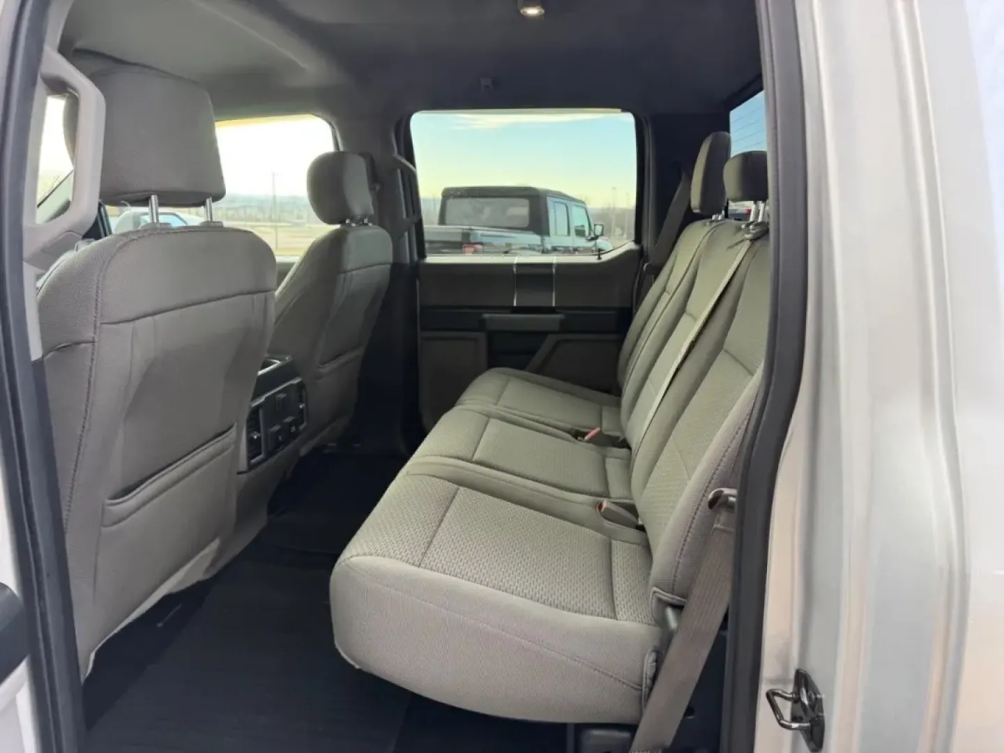 2018 /Dark Earth Gray Cloth Ford F-150 XLT (1FTEW1E5XJK) with an 5.0L engine, 6A transmission, located at 141 Commercial Dr, Fredericktown, MO, 63645, (573) 783-6432, 37.570087, -90.320648 - **Unleash Your Adventurous Spirit with This 2018 Ford F-150 - Perfect for Work and Play!**<br /> <br /> If you're searching for the ideal vehicle to complement your active lifestyle, look no further than this stunning 2018 Ford F-150, now available at Pettus Ford Fredericktown. Located at 141 Commer - Photo#8