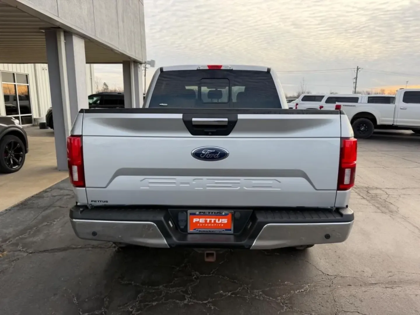 2018 /Dark Earth Gray Cloth Ford F-150 XLT (1FTEW1E5XJK) with an 5.0L engine, 6A transmission, located at 141 Commercial Dr, Fredericktown, MO, 63645, (573) 783-6432, 37.570087, -90.320648 - **Unleash Your Adventurous Spirit with This 2018 Ford F-150 - Perfect for Work and Play!**<br /> <br /> If you're searching for the ideal vehicle to complement your active lifestyle, look no further than this stunning 2018 Ford F-150, now available at Pettus Ford Fredericktown. Located at 141 Commer - Photo#3