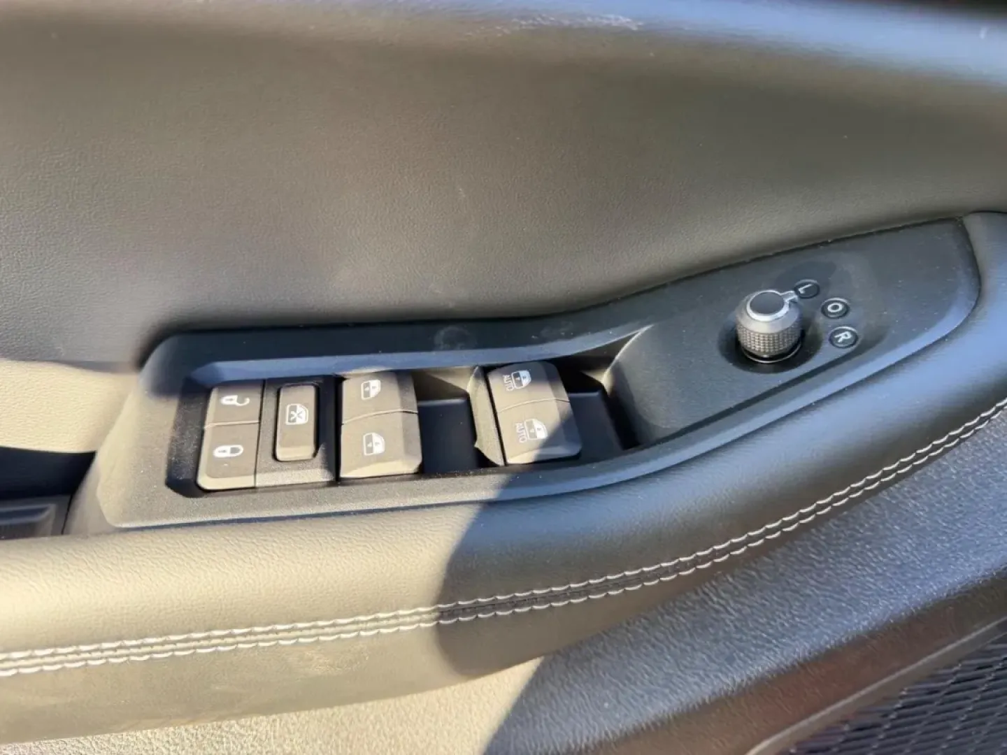 2025 /Global Black Cloth Jeep Grand Cherokee Laredo X (1C4RJHAGXS8) with an 3.6L V6 24V VVT UPG I engine, Automatic transmission, located at 970 Woodlawn Dr., Farmington, MO, 63640, (573) 431-7800, 37.825642, -90.468674 - **Discover Your Next Adventure with the 2025 Jeep Grand Cherokee at Pettus CDJR Farmington!**<br /> <br /> Are you ready to transform your daily commute into an exciting journey or take your family on unforgettable weekend adventures? The 2025 Jeep Grand Cherokee is the ultimate SUV that combines lu - Photo#19