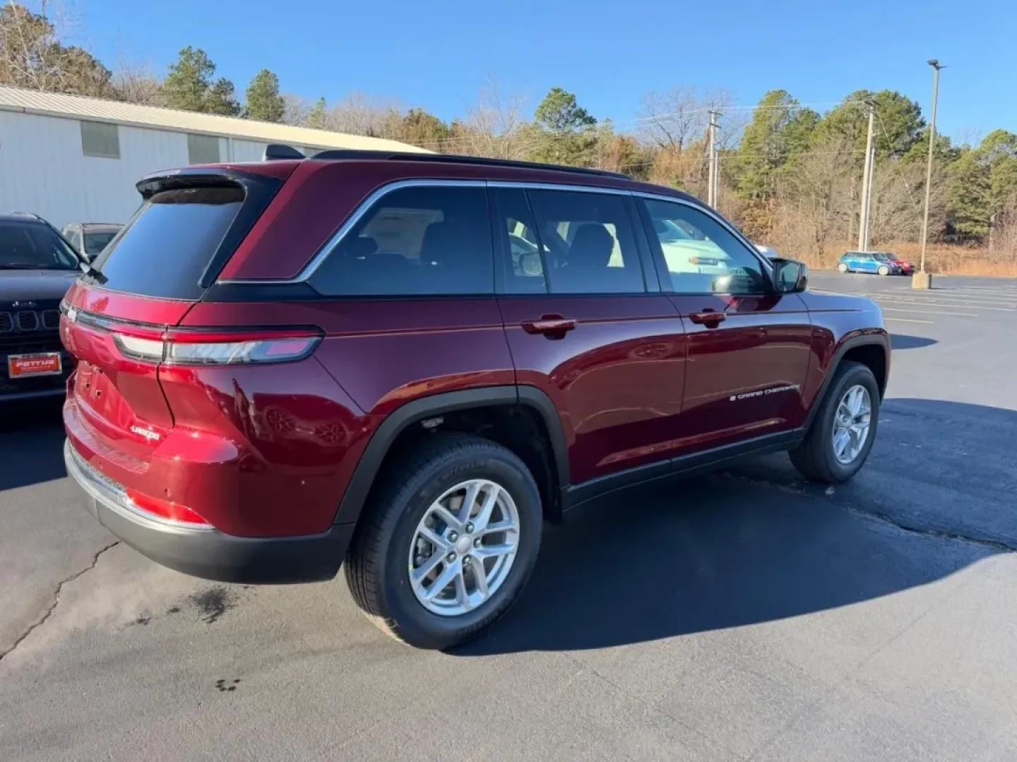 2025 /Global Black Cloth Jeep Grand Cherokee Laredo X (1C4RJHAGXS8) with an 3.6L V6 24V VVT UPG I engine, Automatic transmission, located at 970 Woodlawn Dr., Farmington, MO, 63640, (573) 431-7800, 37.825642, -90.468674 - **Discover Your Next Adventure with the 2025 Jeep Grand Cherokee at Pettus CDJR Farmington!**<br /> <br /> Are you ready to transform your daily commute into an exciting journey or take your family on unforgettable weekend adventures? The 2025 Jeep Grand Cherokee is the ultimate SUV that combines lu - Photo#2