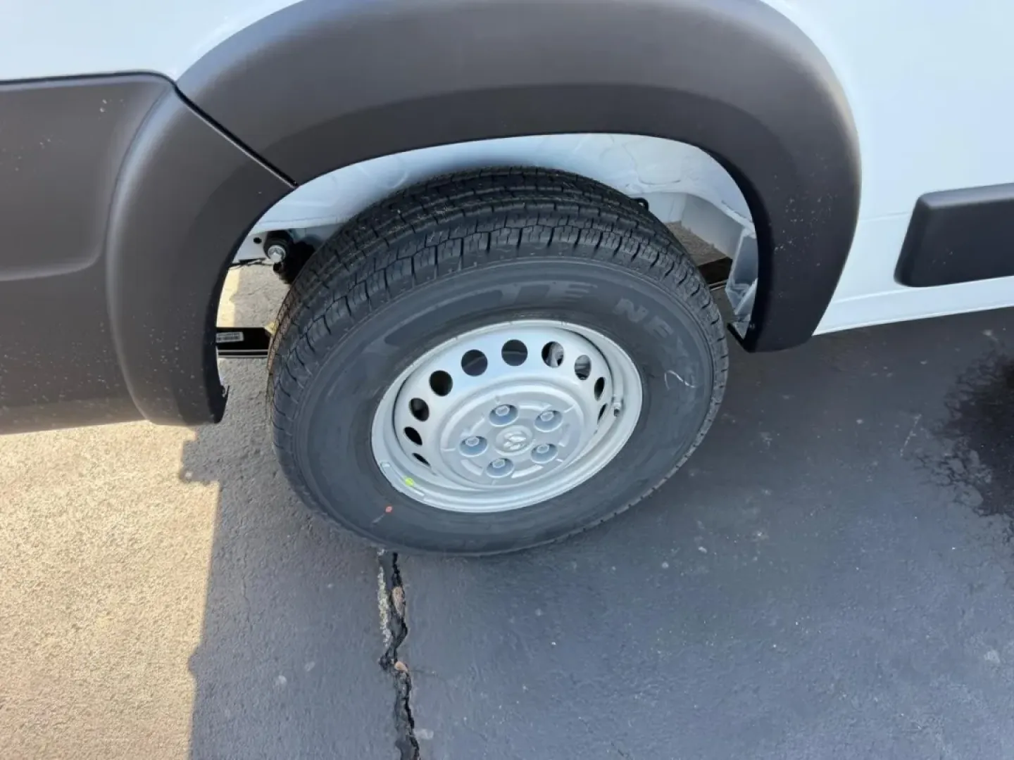 2026 /Black Vinyl Ram ProMaster 2500 High Roof (3C6LRVDG7TE) with an 3.6L V6 24V VVT engine, 6A transmission, located at 970 Woodlawn Dr., Farmington, MO, 63640, (573) 431-7800, 37.825642, -90.468674 - **Discover the Ultimate Workhorse: 2026 Ram ProMaster Cargo Van at Pettus CDJR Farmington**<br /> <br /> Are you a business owner searching for a reliable vehicle that can help you conquer your daily tasks? Look no further! This 2026 Ram ProMaster Cargo Van, proudly offered at Pettus CDJR Farmington - Photo#5