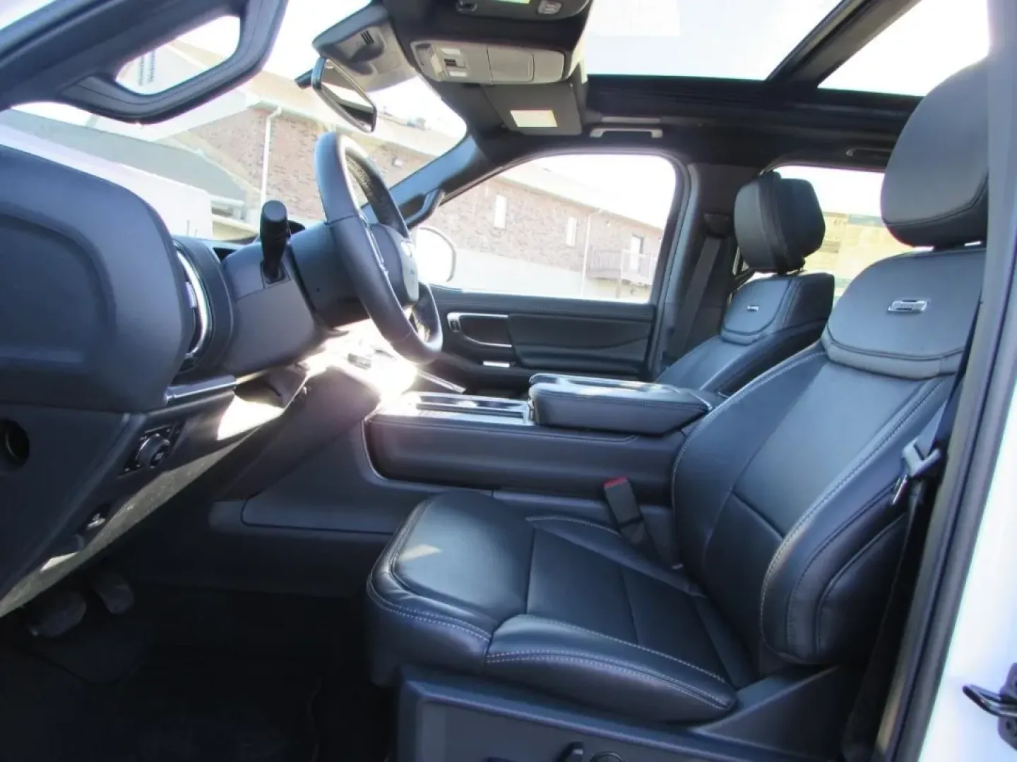 2026 /Black Onyx Ford Expedition Platinum (1FMJU1MG0TE) with an 3.5L V6 engine, Automatic transmission, located at 12836 Highway 21, De Soto, MO, 63020, (636) 337-7777, 38.151867, -90.575615 - **Adventure Awaits: Discover the 2026 Ford Expedition Platinum at Pettus Ford De Soto!**<br /> <br /> Are you ready to elevate your family adventures or weekend getaways? Look no further than the stunning 2026 Ford Expedition Platinum, available now at Pettus Ford De Soto! This SUV is not just a veh - Photo#12