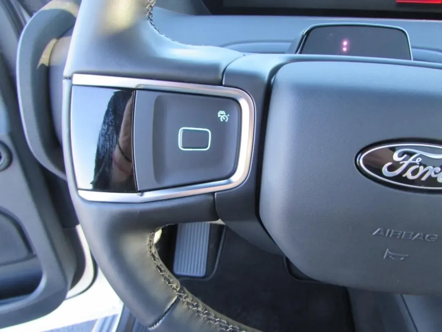 2026 /Black Onyx Ford Expedition Platinum (1FMJU1MG0TE) with an 3.5L V6 engine, Automatic transmission, located at 12836 Highway 21, De Soto, MO, 63020, (636) 337-7777, 38.151867, -90.575615 - **Adventure Awaits: Discover the 2026 Ford Expedition Platinum at Pettus Ford De Soto!**<br /> <br /> Are you ready to elevate your family adventures or weekend getaways? Look no further than the stunning 2026 Ford Expedition Platinum, available now at Pettus Ford De Soto! This SUV is not just a veh - Photo#15