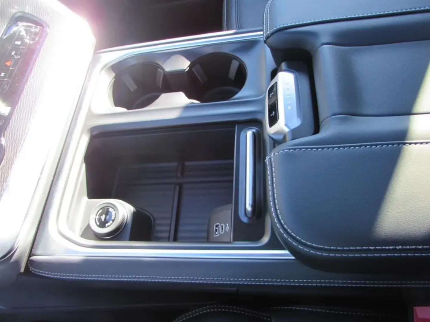 2026 /Black Onyx Ford Expedition Platinum (1FMJU1MG0TE) with an 3.5L V6 engine, Automatic transmission, located at 12836 Highway 21, De Soto, MO, 63020, (636) 337-7777, 38.151867, -90.575615 - **Adventure Awaits: Discover the 2026 Ford Expedition Platinum at Pettus Ford De Soto!**<br /> <br /> Are you ready to elevate your family adventures or weekend getaways? Look no further than the stunning 2026 Ford Expedition Platinum, available now at Pettus Ford De Soto! This SUV is not just a veh - Photo#19