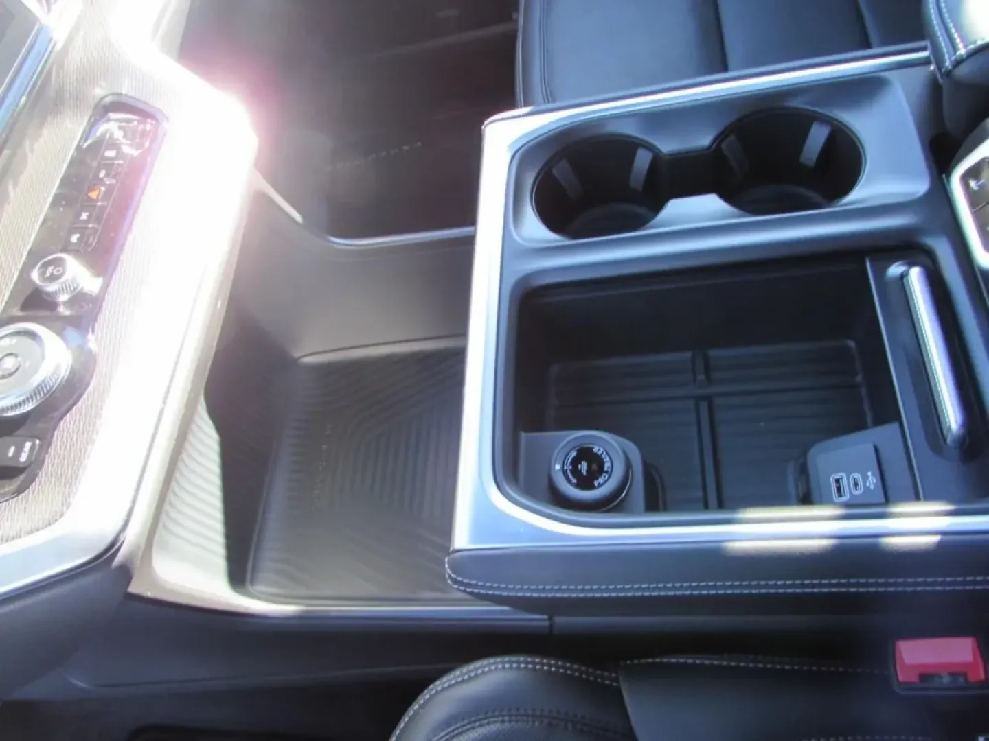 2026 /Black Onyx Ford Expedition Platinum (1FMJU1MG0TE) with an 3.5L V6 engine, Automatic transmission, located at 12836 Highway 21, De Soto, MO, 63020, (636) 337-7777, 38.151867, -90.575615 - **Adventure Awaits: Discover the 2026 Ford Expedition Platinum at Pettus Ford De Soto!**<br /> <br /> Are you ready to elevate your family adventures or weekend getaways? Look no further than the stunning 2026 Ford Expedition Platinum, available now at Pettus Ford De Soto! This SUV is not just a veh - Photo#20