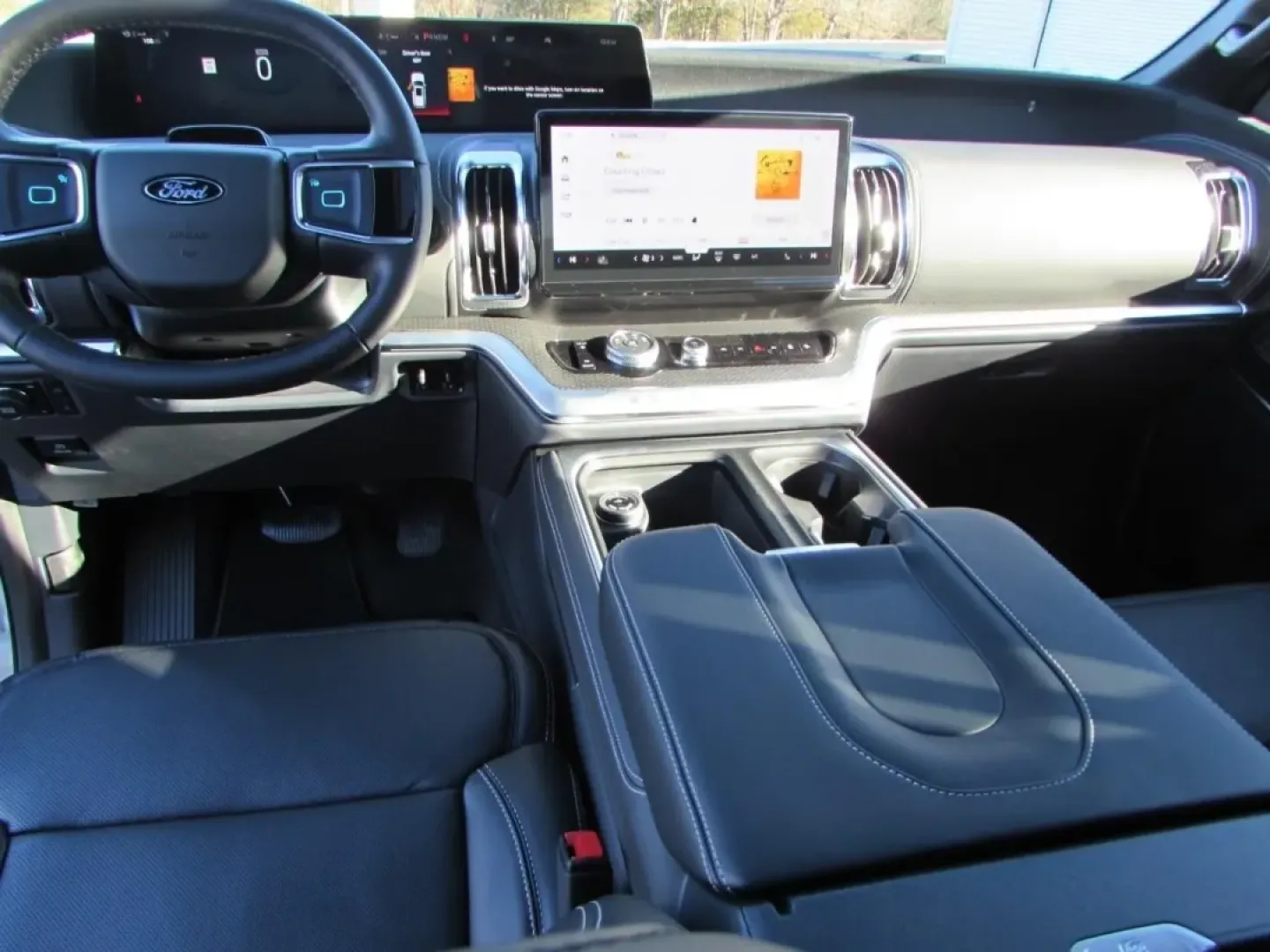 2026 /Black Onyx Ford Expedition Platinum (1FMJU1MG0TE) with an 3.5L V6 engine, Automatic transmission, located at 12836 Highway 21, De Soto, MO, 63020, (636) 337-7777, 38.151867, -90.575615 - **Adventure Awaits: Discover the 2026 Ford Expedition Platinum at Pettus Ford De Soto!**<br /> <br /> Are you ready to elevate your family adventures or weekend getaways? Look no further than the stunning 2026 Ford Expedition Platinum, available now at Pettus Ford De Soto! This SUV is not just a veh - Photo#22