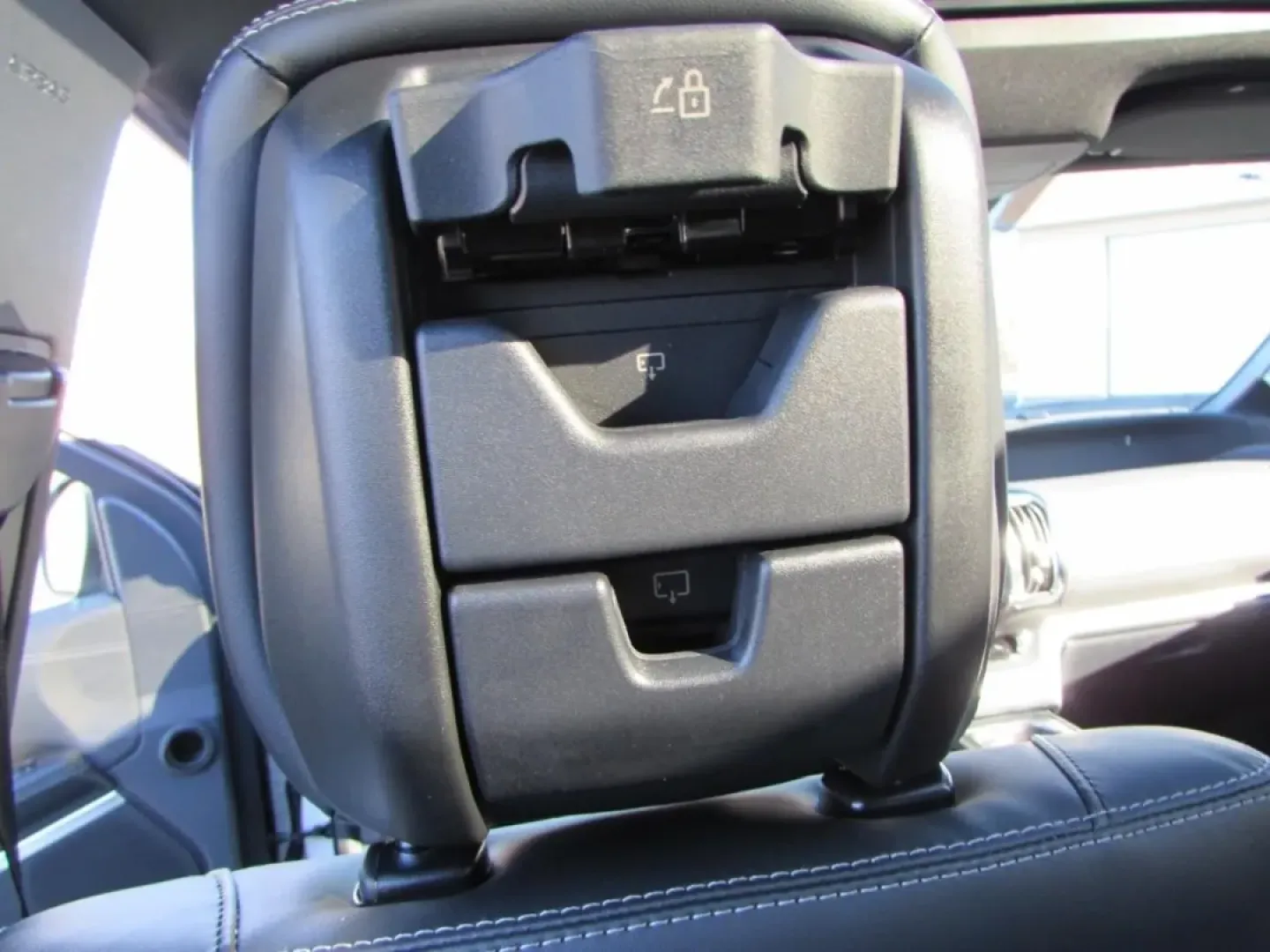 2026 /Black Onyx Ford Expedition Platinum (1FMJU1MG0TE) with an 3.5L V6 engine, Automatic transmission, located at 12836 Highway 21, De Soto, MO, 63020, (636) 337-7777, 38.151867, -90.575615 - **Adventure Awaits: Discover the 2026 Ford Expedition Platinum at Pettus Ford De Soto!**<br /> <br /> Are you ready to elevate your family adventures or weekend getaways? Look no further than the stunning 2026 Ford Expedition Platinum, available now at Pettus Ford De Soto! This SUV is not just a veh - Photo#25