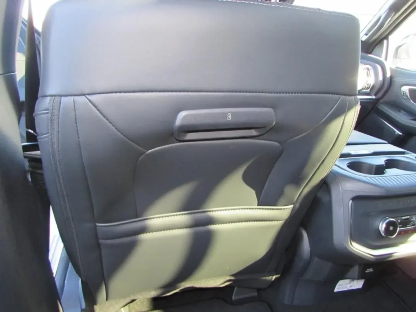 2026 /Black Onyx Ford Expedition Platinum (1FMJU1MG0TE) with an 3.5L V6 engine, Automatic transmission, located at 12836 Highway 21, De Soto, MO, 63020, (636) 337-7777, 38.151867, -90.575615 - **Adventure Awaits: Discover the 2026 Ford Expedition Platinum at Pettus Ford De Soto!**<br /> <br /> Are you ready to elevate your family adventures or weekend getaways? Look no further than the stunning 2026 Ford Expedition Platinum, available now at Pettus Ford De Soto! This SUV is not just a veh - Photo#26