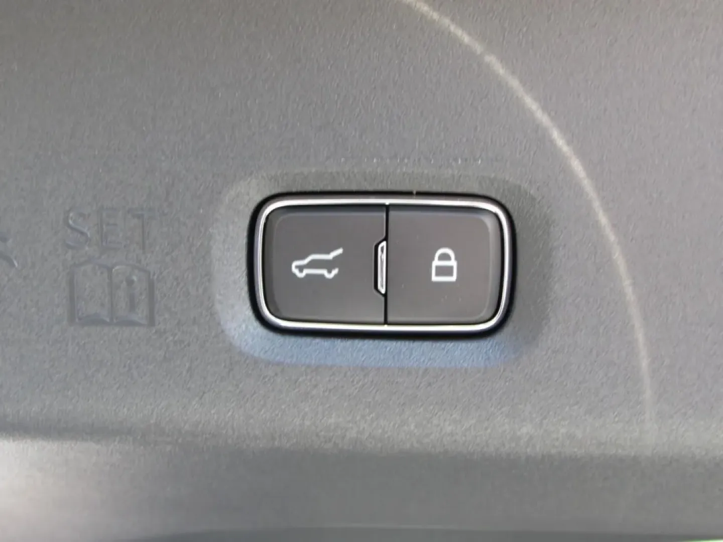 2026 /Black Onyx Ford Expedition Platinum (1FMJU1MG0TE) with an 3.5L V6 engine, Automatic transmission, located at 12836 Highway 21, De Soto, MO, 63020, (636) 337-7777, 38.151867, -90.575615 - **Adventure Awaits: Discover the 2026 Ford Expedition Platinum at Pettus Ford De Soto!**<br /> <br /> Are you ready to elevate your family adventures or weekend getaways? Look no further than the stunning 2026 Ford Expedition Platinum, available now at Pettus Ford De Soto! This SUV is not just a veh - Photo#31