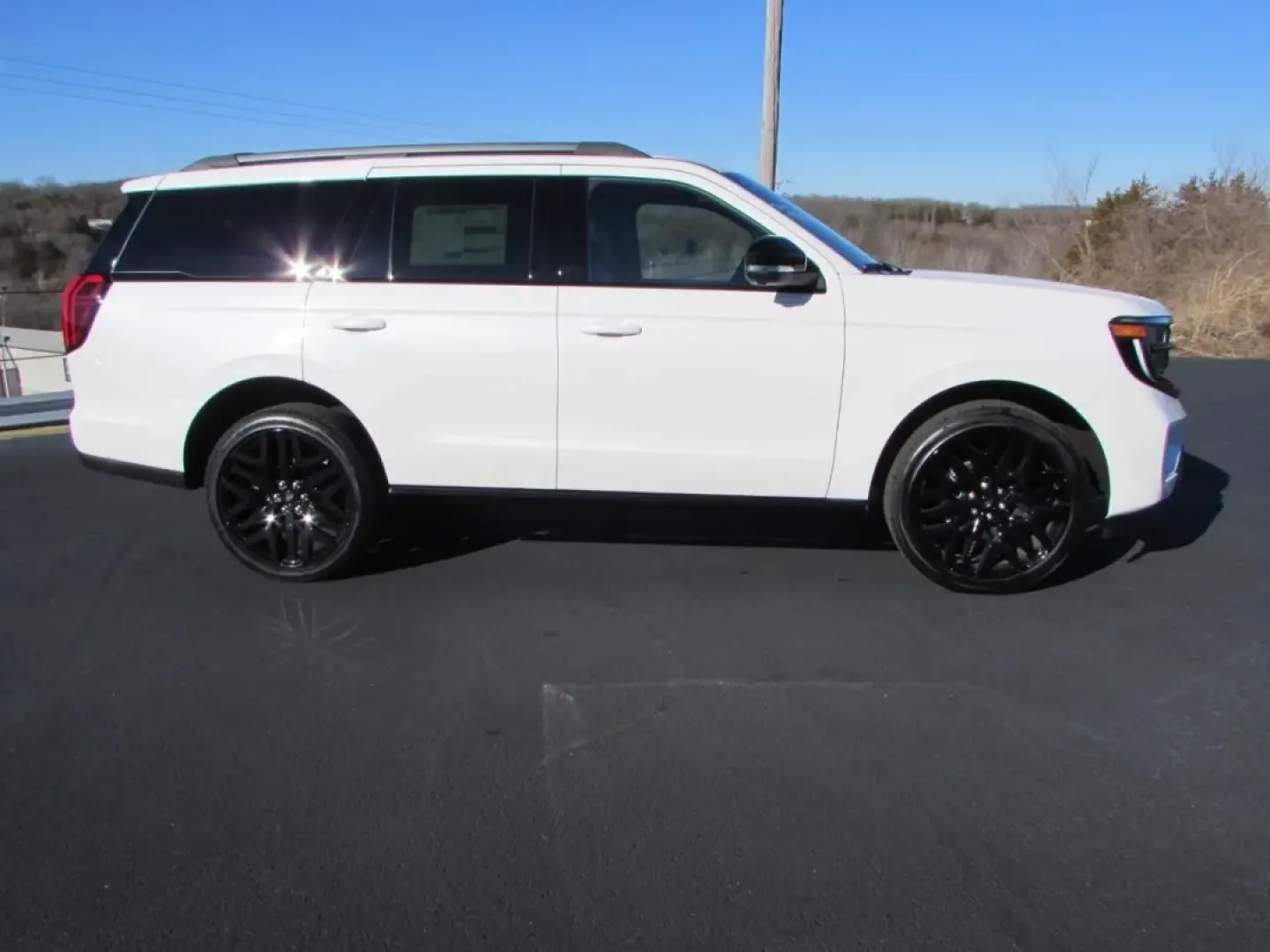 2026 /Black Onyx Ford Expedition Platinum (1FMJU1MG0TE) with an 3.5L V6 engine, Automatic transmission, located at 12836 Highway 21, De Soto, MO, 63020, (636) 337-7777, 38.151867, -90.575615 - **Adventure Awaits: Discover the 2026 Ford Expedition Platinum at Pettus Ford De Soto!**<br /> <br /> Are you ready to elevate your family adventures or weekend getaways? Look no further than the stunning 2026 Ford Expedition Platinum, available now at Pettus Ford De Soto! This SUV is not just a veh - Photo#7