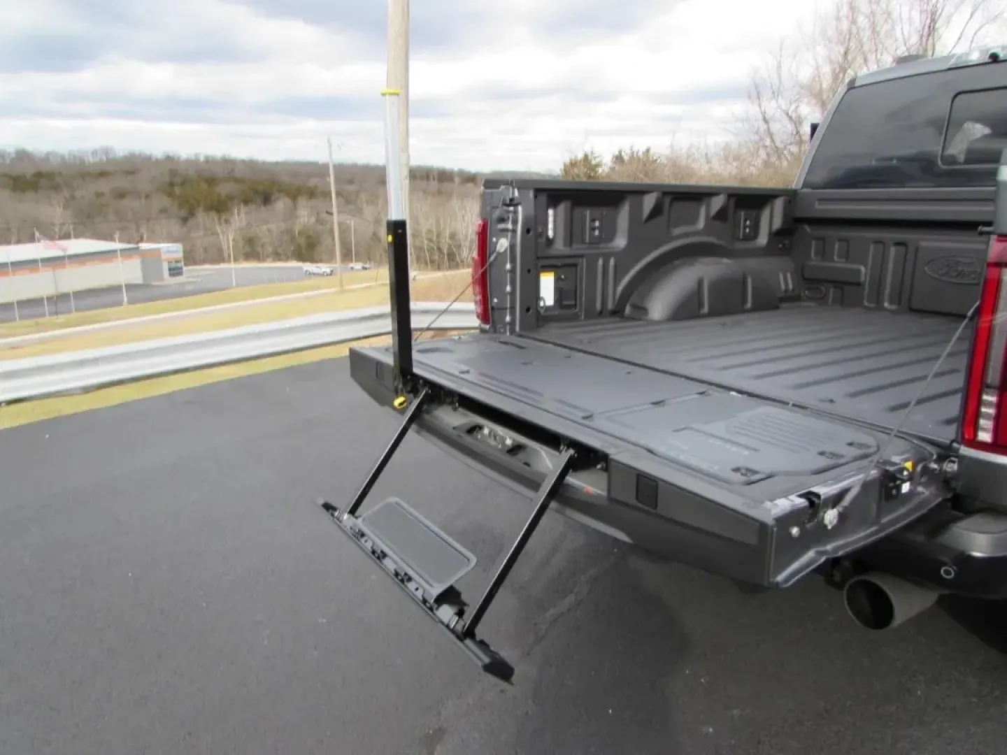 2026 /Black Ford F-150 Raptor (1FTFW1RG9TF) with an 3.5L V6 EcoBoost High Output engine, Automatic transmission, located at 12836 Highway 21, De Soto, MO, 63020, (636) 337-7777, 38.151867, -90.575615 - ### Unleash Adventure with the 2026 Ford F-150 Raptor at Pettus Ford De Soto!<br /> <br /> Are you ready to elevate your outdoor adventures and weekend getaways? The 2026 Ford F-150 Raptor, available now at Pettus Ford De Soto, is the ultimate truck for those who crave excitement and versatility. Wi - Photo#15