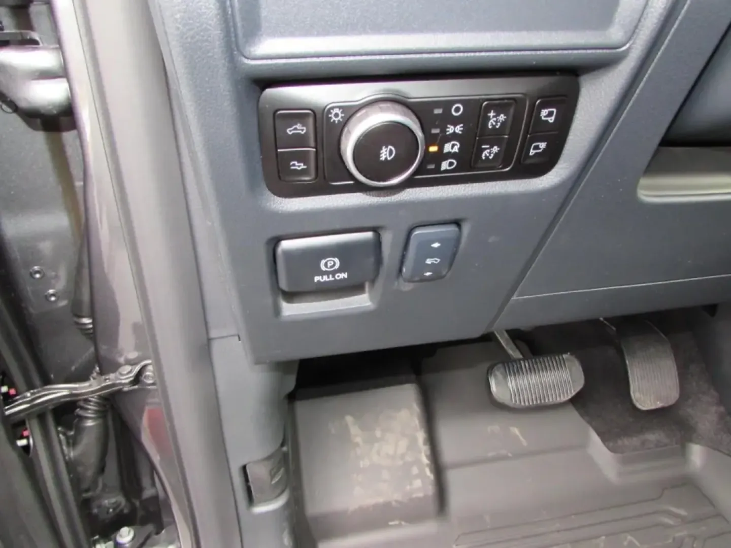 2026 /Black Ford F-150 Raptor (1FTFW1RG9TF) with an 3.5L V6 EcoBoost High Output engine, Automatic transmission, located at 12836 Highway 21, De Soto, MO, 63020, (636) 337-7777, 38.151867, -90.575615 - ### Unleash Adventure with the 2026 Ford F-150 Raptor at Pettus Ford De Soto!<br /> <br /> Are you ready to elevate your outdoor adventures and weekend getaways? The 2026 Ford F-150 Raptor, available now at Pettus Ford De Soto, is the ultimate truck for those who crave excitement and versatility. Wi - Photo#18