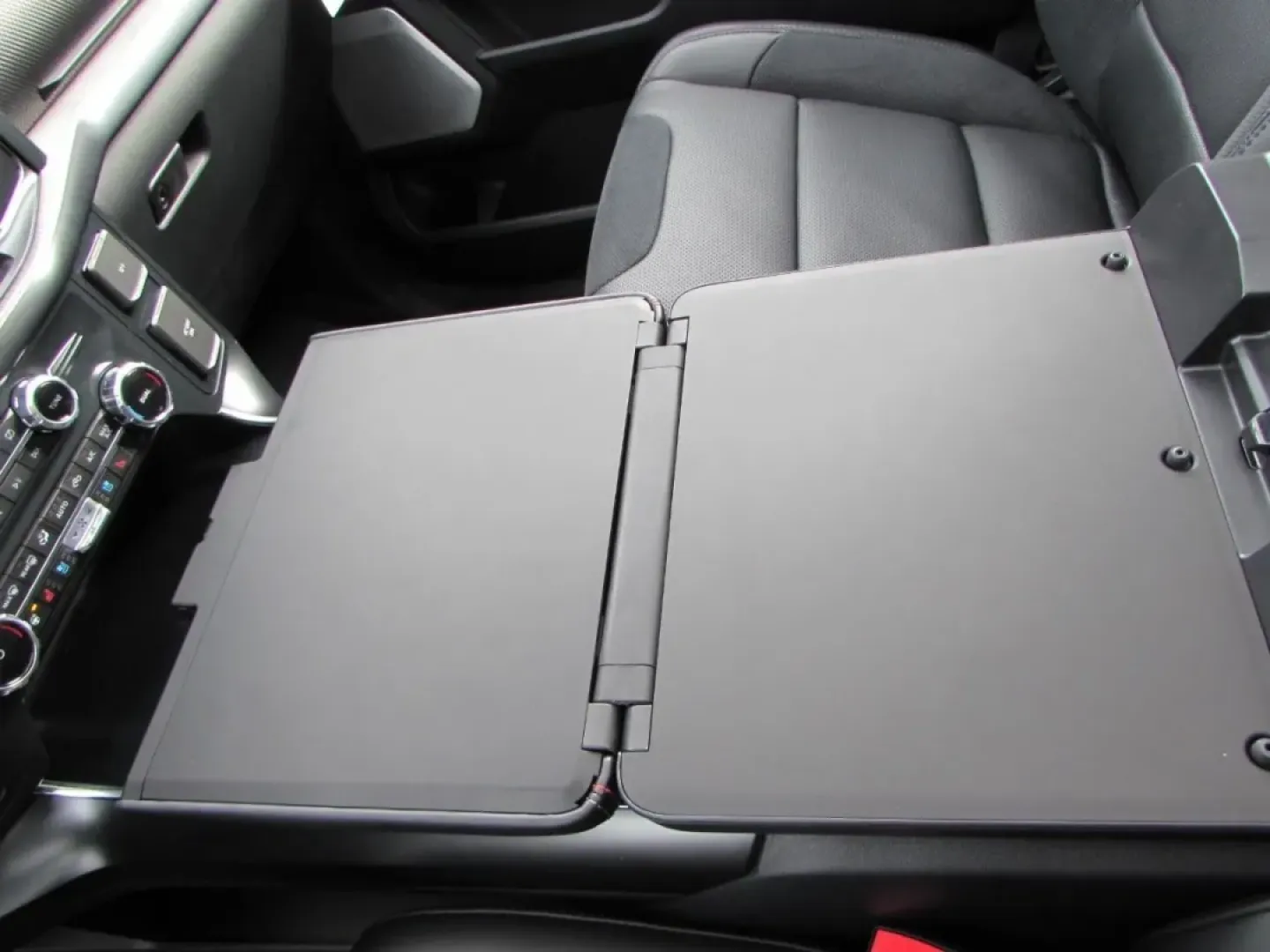 2026 /Black Ford F-150 Raptor (1FTFW1RG9TF) with an 3.5L V6 EcoBoost High Output engine, Automatic transmission, located at 12836 Highway 21, De Soto, MO, 63020, (636) 337-7777, 38.151867, -90.575615 - ### Unleash Adventure with the 2026 Ford F-150 Raptor at Pettus Ford De Soto!<br /> <br /> Are you ready to elevate your outdoor adventures and weekend getaways? The 2026 Ford F-150 Raptor, available now at Pettus Ford De Soto, is the ultimate truck for those who crave excitement and versatility. Wi - Photo#28