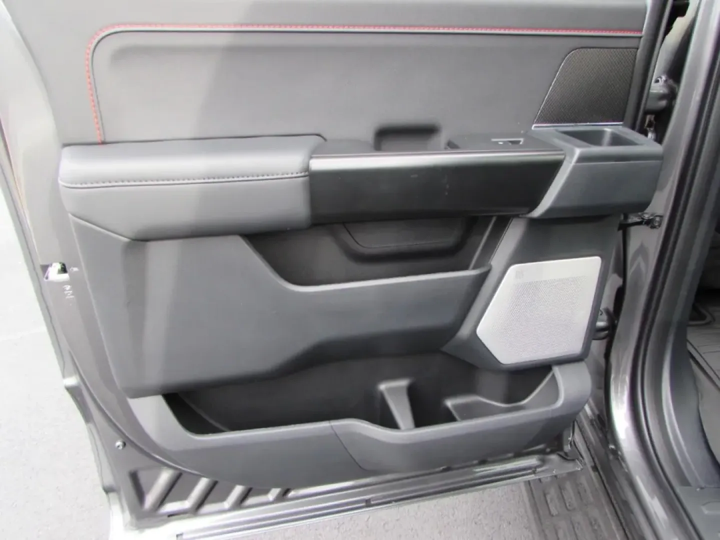 2026 /Black Ford F-150 Raptor (1FTFW1RG9TF) with an 3.5L V6 EcoBoost High Output engine, Automatic transmission, located at 12836 Highway 21, De Soto, MO, 63020, (636) 337-7777, 38.151867, -90.575615 - ### Unleash Adventure with the 2026 Ford F-150 Raptor at Pettus Ford De Soto!<br /> <br /> Are you ready to elevate your outdoor adventures and weekend getaways? The 2026 Ford F-150 Raptor, available now at Pettus Ford De Soto, is the ultimate truck for those who crave excitement and versatility. Wi - Photo#31