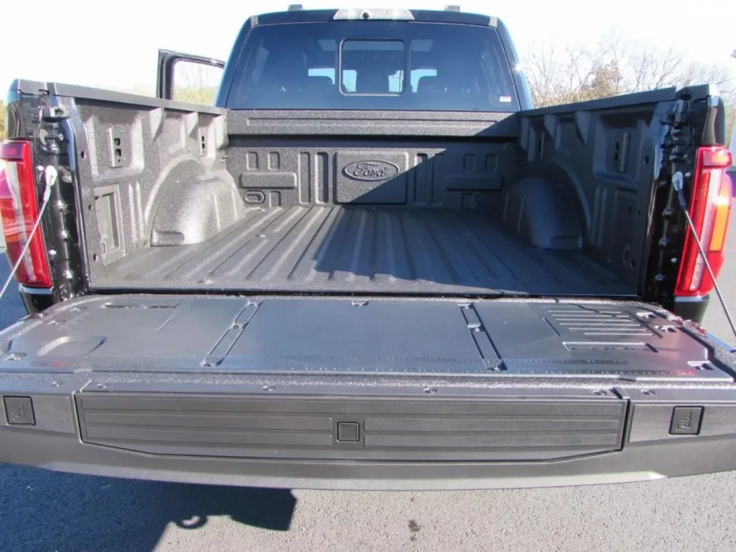 2026 /Black Ford F-150 Raptor (1FTFW1RJ4TF) with an 5.2L engine, Automatic transmission, located at 12836 Highway 21, De Soto, MO, 63020, (636) 337-7777, 38.151867, -90.575615 - **Conquer Every Adventure with the 2026 Ford F-150 Raptor at Pettus Ford De Soto!**<br /> <br /> Are you ready to elevate your driving experience? The 2026 Ford F-150 Raptor is more than just a truck; it's a lifestyle choice designed for those who crave adventure, whether you're tackling tough terra - Photo#12