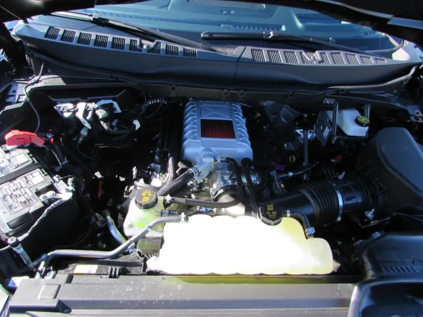 2026 /Black Ford F-150 Raptor (1FTFW1RJ4TF) with an 5.2L engine, Automatic transmission, located at 12836 Highway 21, De Soto, MO, 63020, (636) 337-7777, 38.151867, -90.575615 - **Conquer Every Adventure with the 2026 Ford F-150 Raptor at Pettus Ford De Soto!**<br /> <br /> Are you ready to elevate your driving experience? The 2026 Ford F-150 Raptor is more than just a truck; it's a lifestyle choice designed for those who crave adventure, whether you're tackling tough terra - Photo#8