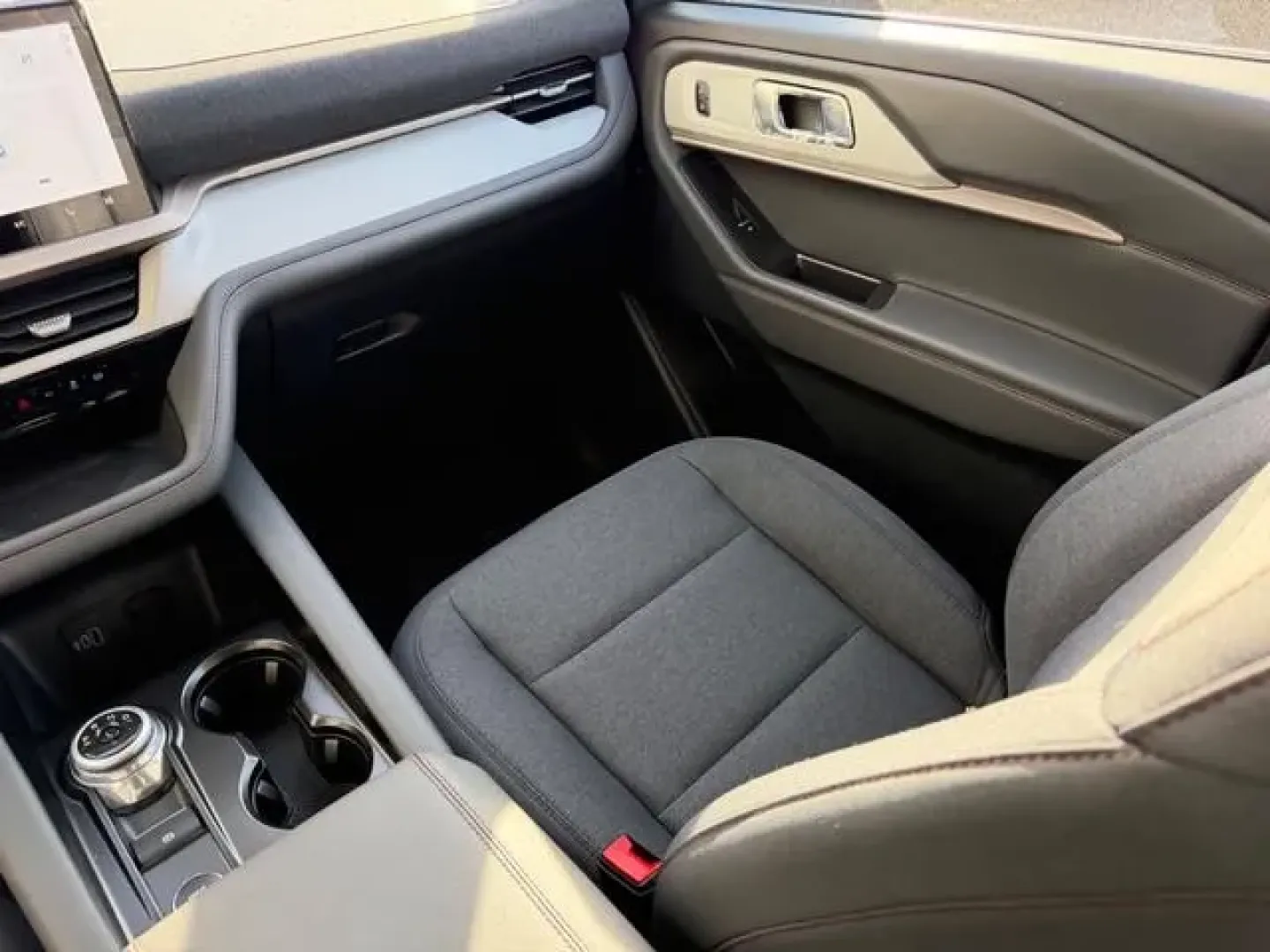 2026 /Dark Space Gray Cloth Ford Explorer Active (1FMUK8DH8TG) with an 2.3L EcoBoost I-4 engine, Automatic transmission, located at 141 Commercial Dr, Fredericktown, MO, 63645, (573) 783-6432, 37.570087, -90.320648 - ### Adventure Awaits with the 2026 Ford Explorer at Pettus Ford Fredericktown!<br /> <br /> Are you ready to elevate your family adventures or tackle your daily commute with style and confidence? The 2026 Ford Explorer, available exclusively at Pettus Ford Fredericktown, is the perfect SUV to meet a - Photo#17