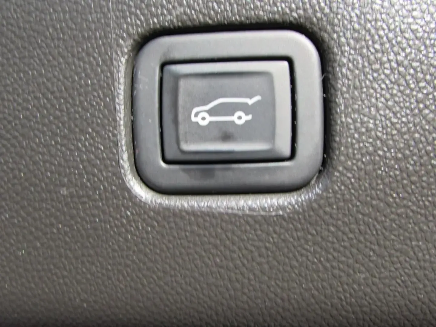 2022 /Jet Black Chevrolet Blazer RS (3GNKBKRS2NS) with an 3.6L V6 DOHC 24V engine, Automatic transmission, located at 12830 Highway 21, De Soto, MO, 63020, (636) 337-7777, 38.153099, -90.573624 - Discover your next adventure with the perfect blend of style and performance in this stunning 2022 Chevrolet Blazer RS, now available at Pettus CDJR DeSoto. Whether you're commuting to work, shuttling the family to weekend soccer games, or exploring the scenic routes around De Soto, MO, this SUV is - Photo#29