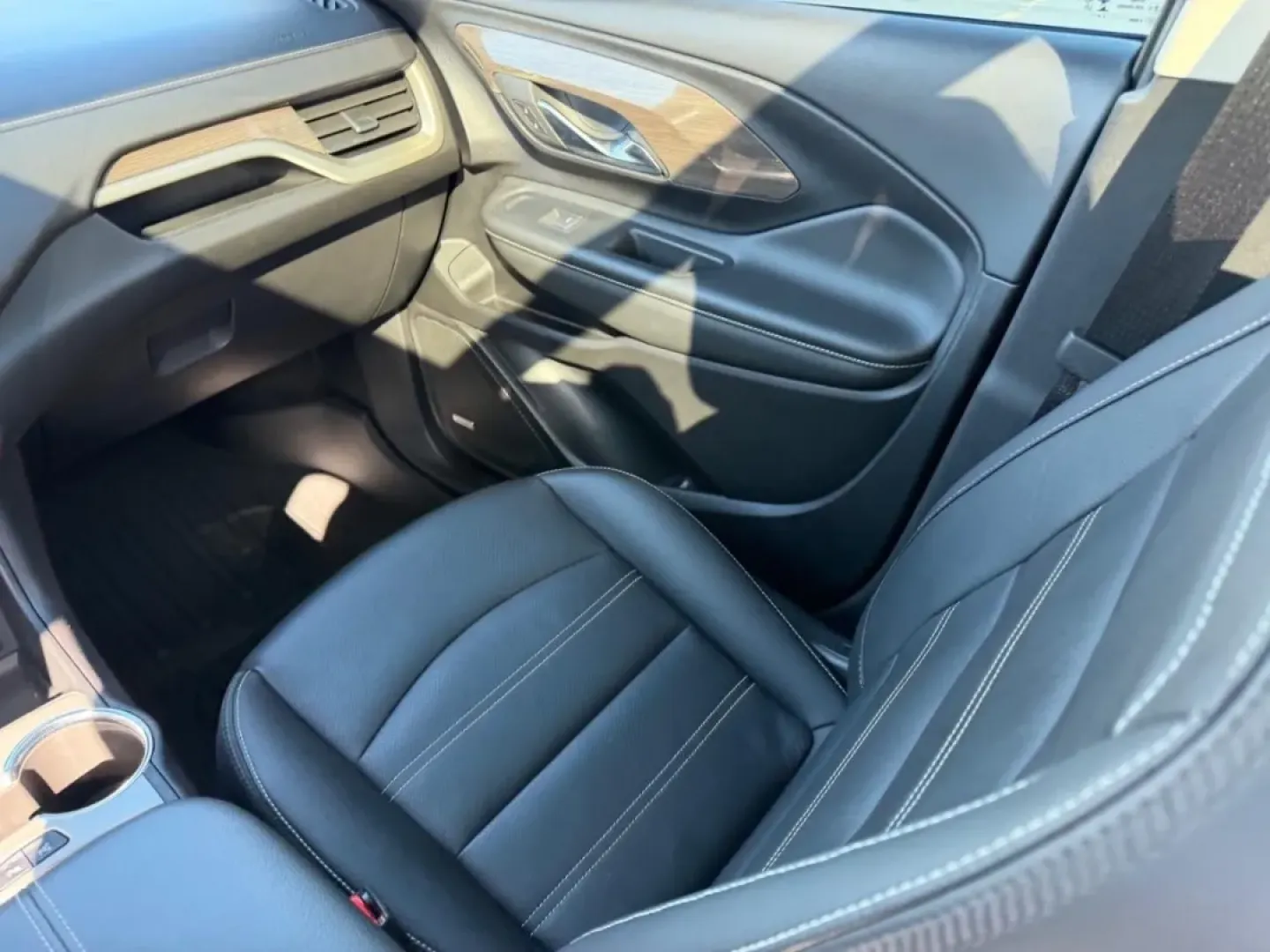 2024 /Jet Black Leather GMC Terrain Denali (3GKALXEG1RL) with an 1.5L Turbo DOHC 4-cylinder / SIDI / VVT engine, Automatic transmission, located at 970 Woodlawn Dr., Farmington, MO, 63640, (573) 431-7800, 37.825642, -90.468674 - **Discover Your Next Adventure with the 2024 GMC Terrain Denali!**<br /> <br /> If you're looking for a vehicle that perfectly balances style, comfort, and versatility, the 2024 GMC Terrain Denali is your ideal companion for weekend getaways, daily commutes, or family outings. This pre-owned SUV, wi - Photo#18