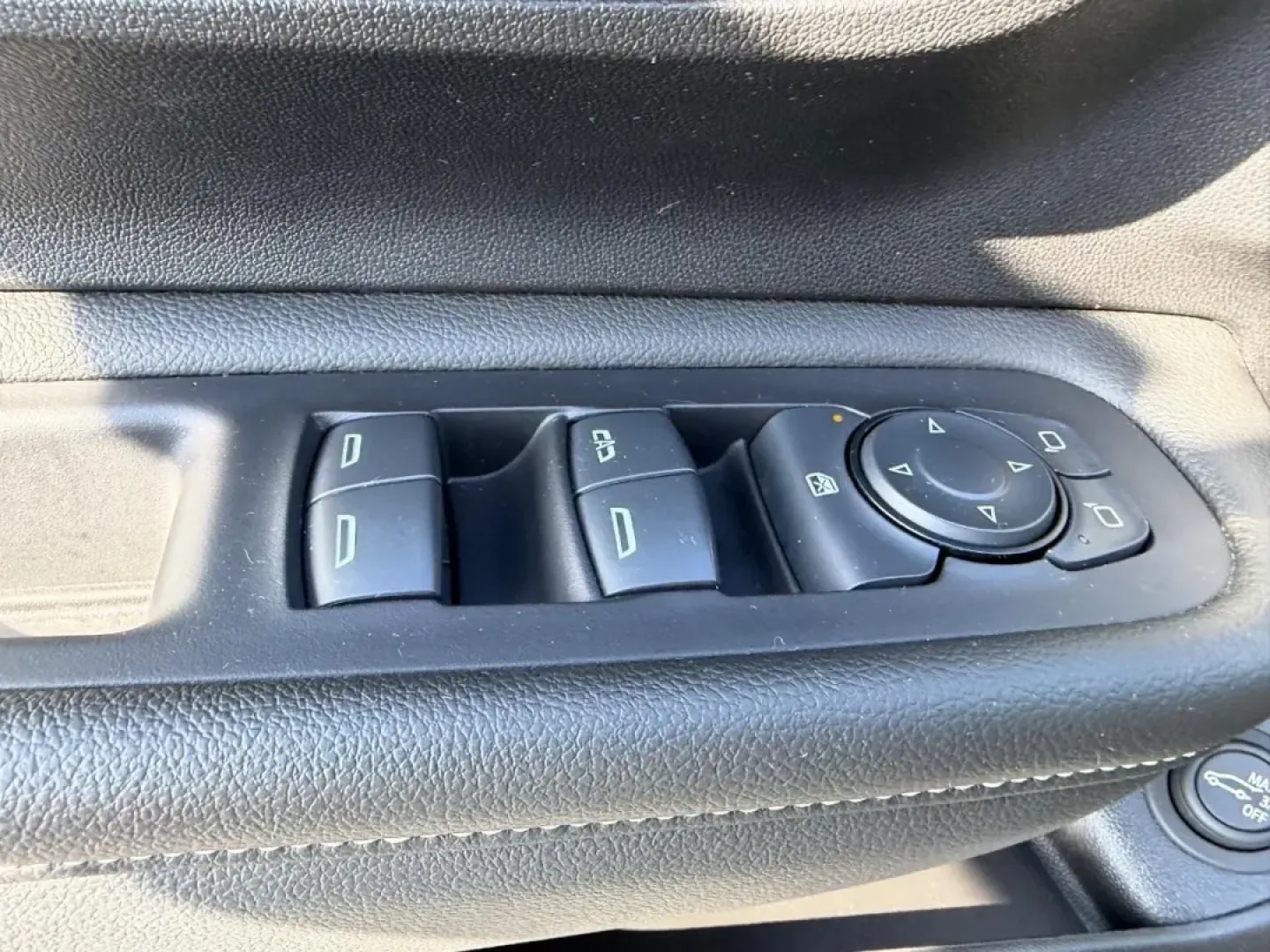 2024 /Jet Black Leather GMC Terrain Denali (3GKALXEG1RL) with an 1.5L Turbo DOHC 4-cylinder / SIDI / VVT engine, Automatic transmission, located at 970 Woodlawn Dr., Farmington, MO, 63640, (573) 431-7800, 37.825642, -90.468674 - **Discover Your Next Adventure with the 2024 GMC Terrain Denali!**<br /> <br /> If you're looking for a vehicle that perfectly balances style, comfort, and versatility, the 2024 GMC Terrain Denali is your ideal companion for weekend getaways, daily commutes, or family outings. This pre-owned SUV, wi - Photo#19