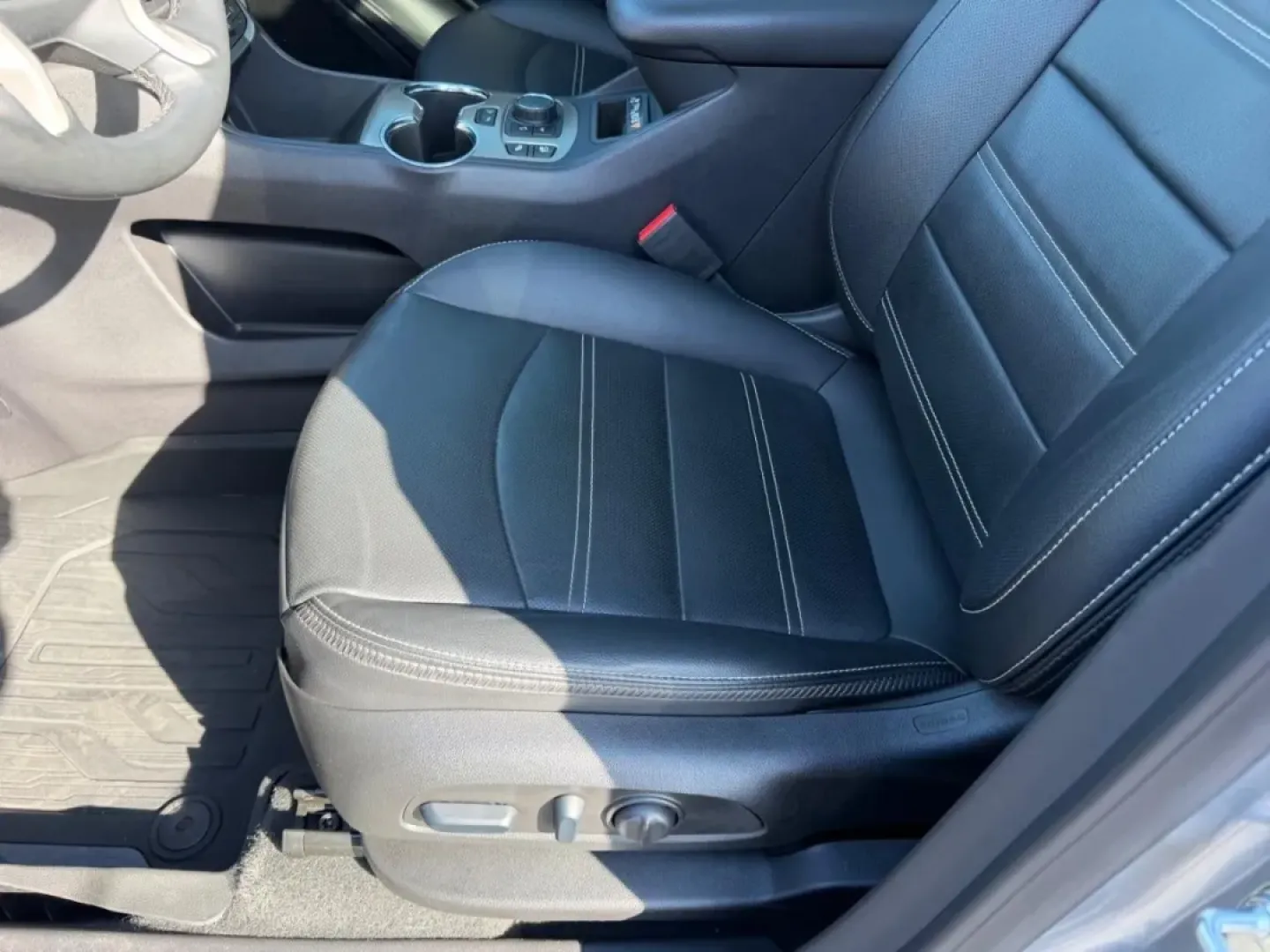 2024 /Jet Black Leather GMC Terrain Denali (3GKALXEG1RL) with an 1.5L Turbo DOHC 4-cylinder / SIDI / VVT engine, Automatic transmission, located at 970 Woodlawn Dr., Farmington, MO, 63640, (573) 431-7800, 37.825642, -90.468674 - **Discover Your Next Adventure with the 2024 GMC Terrain Denali!**<br /> <br /> If you're looking for a vehicle that perfectly balances style, comfort, and versatility, the 2024 GMC Terrain Denali is your ideal companion for weekend getaways, daily commutes, or family outings. This pre-owned SUV, wi - Photo#21