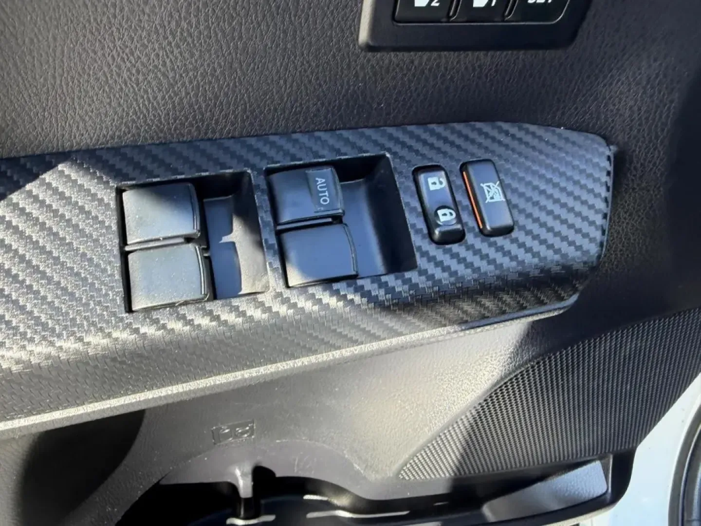 2013 /Black Leather Toyota RAV4 Limited (JTMDFREV8DD) with an 2.5L DOHC SFI 16-valve I4 engine, Automatic transmission, located at 970 Woodlawn Dr., Farmington, MO, 63640, (573) 431-7800, 37.825642, -90.468674 - **Adventure Awaits with This 2013 Toyota RAV4 Limited Perfect for Weekend Getaways!**<br /> <br /> If you're searching for a reliable and spacious SUV that can handle everything from daily commutes to weekend adventures, look no further! This 2013 Toyota RAV4 Limited, now available at Pettus CDJR F - Photo#19