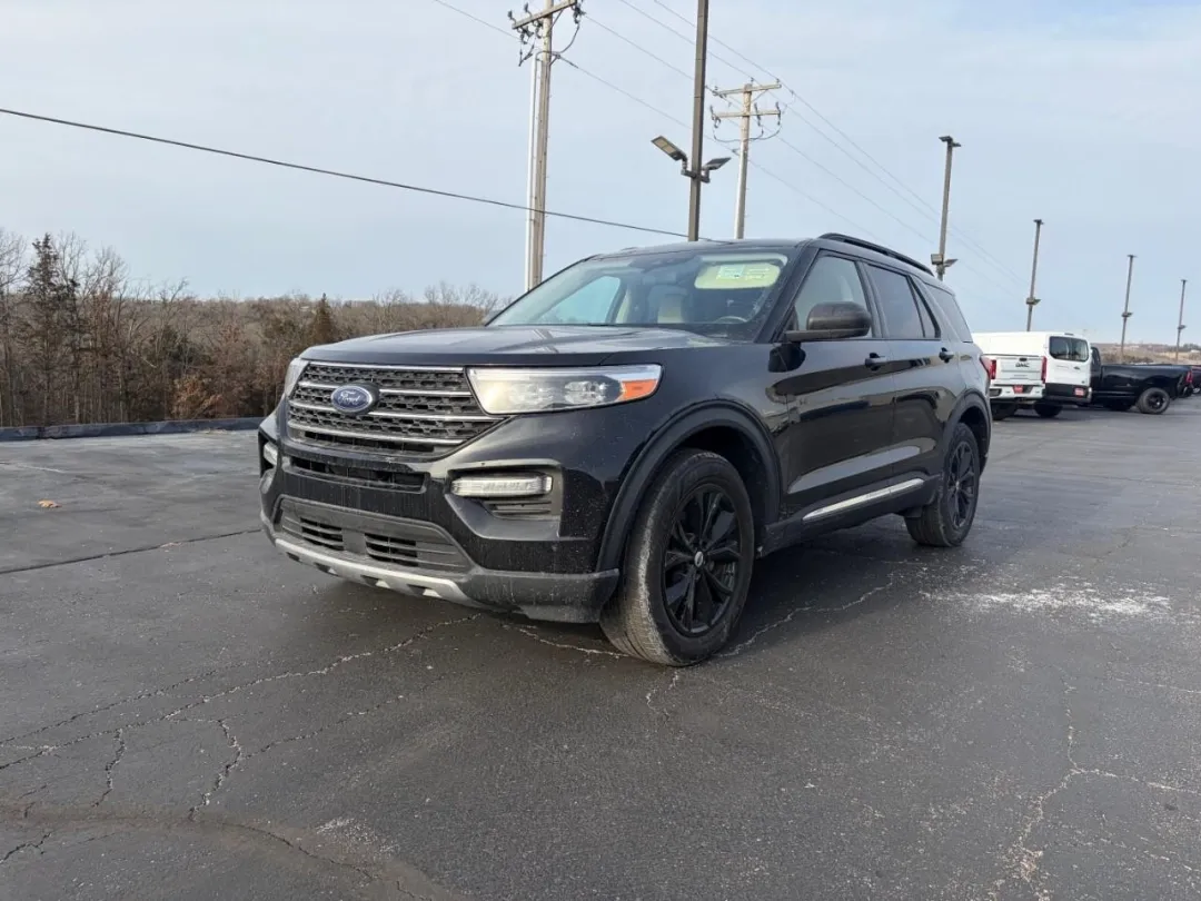 photo of 2022 Ford Explorer XLT